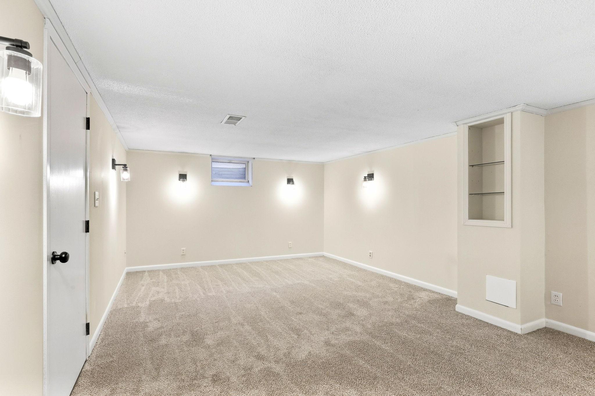 9330 Park Avenue S Property Photo 22