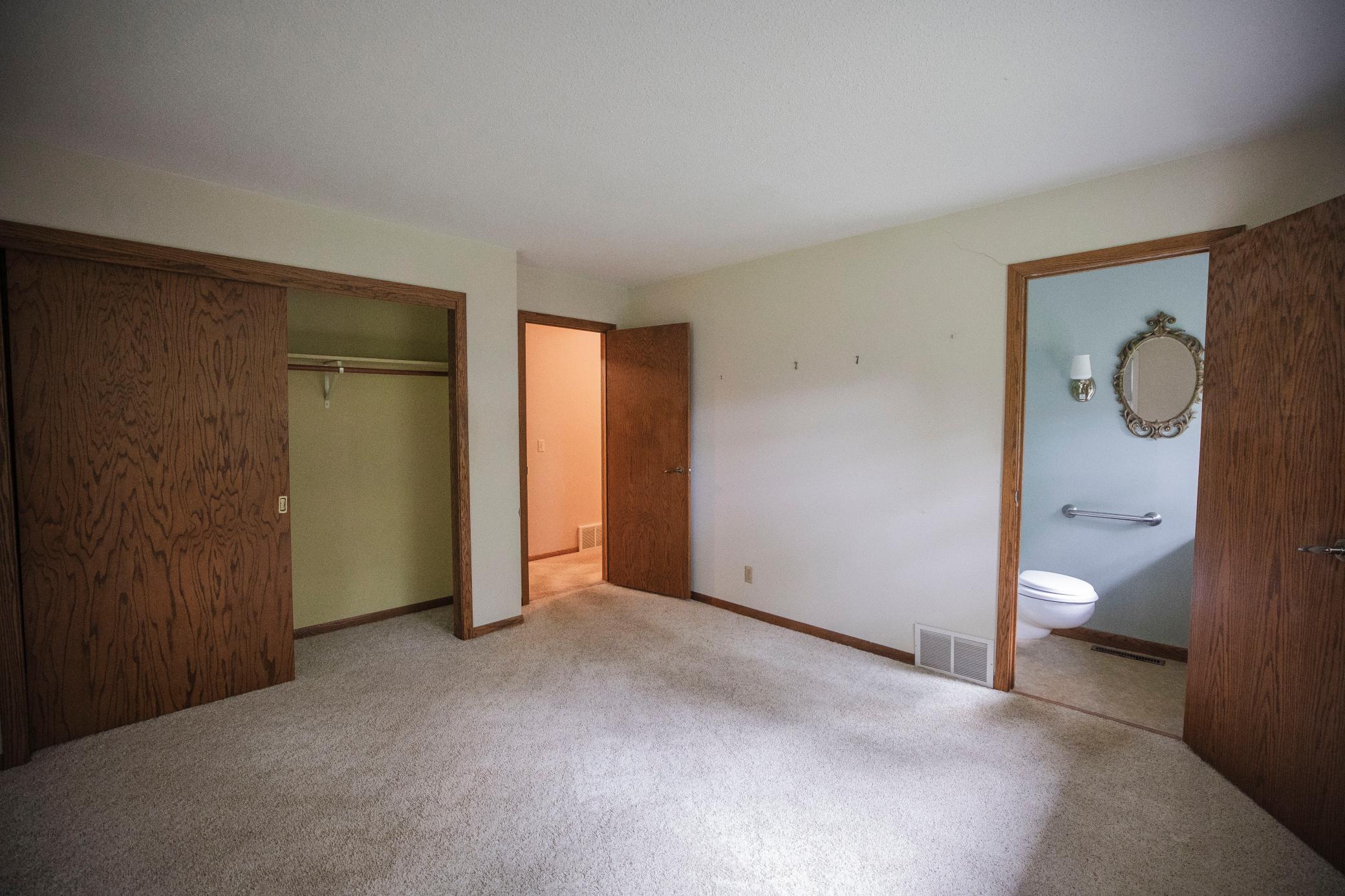 315 W 10th Street Property Photo 35