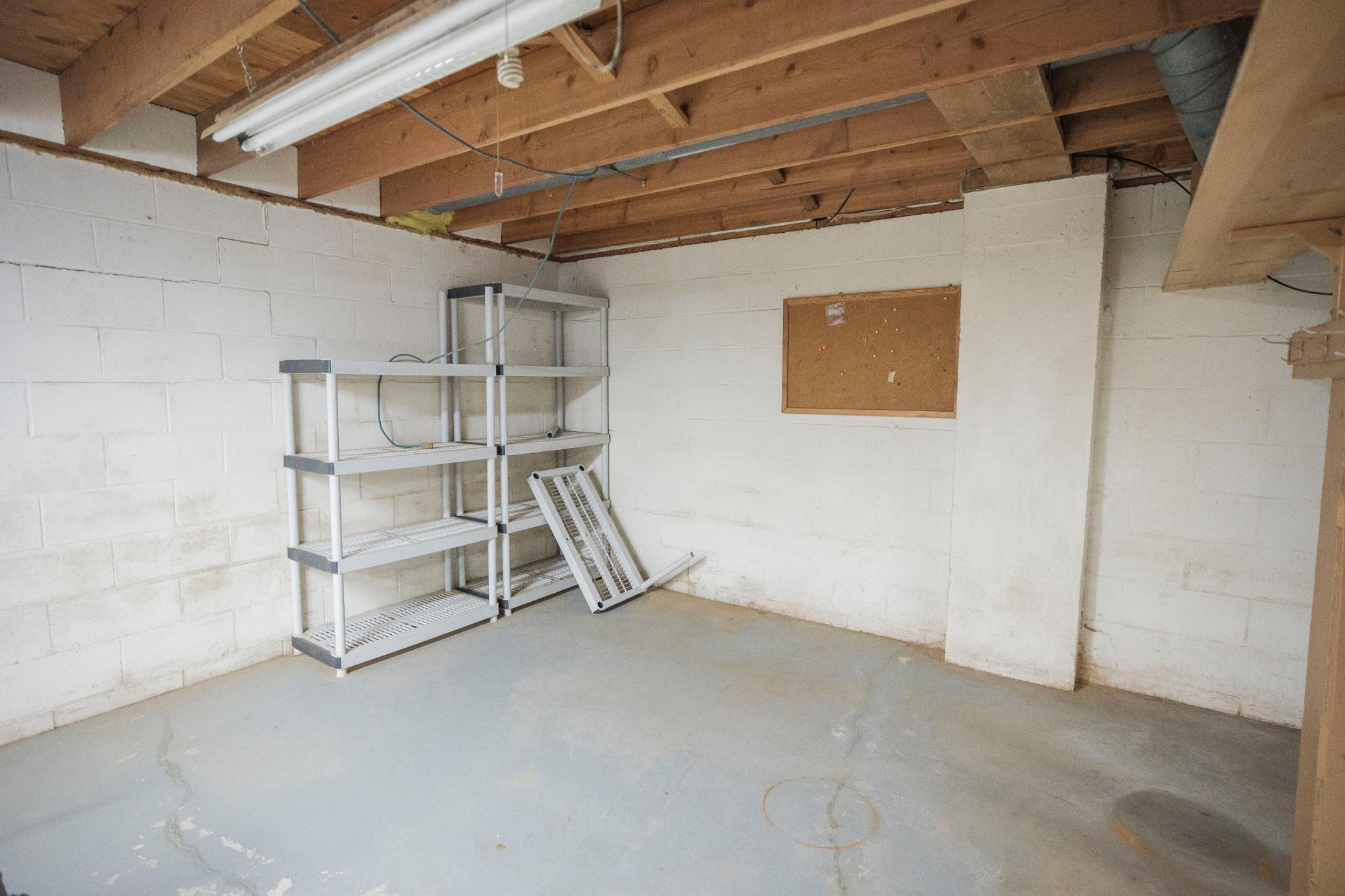315 W 10th Street Property Photo 37