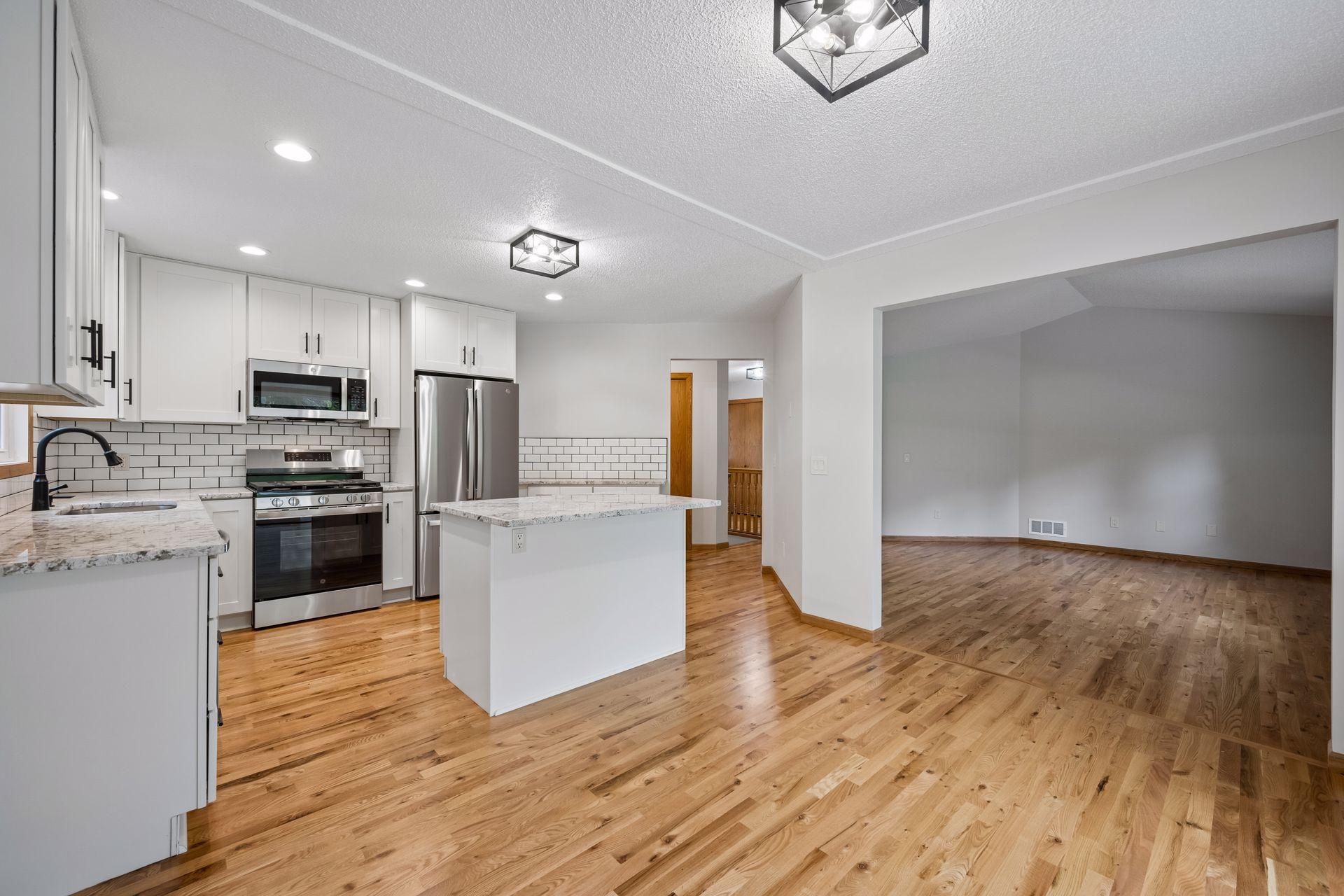 2485 Hamlin Avenue Se Property Photo 6