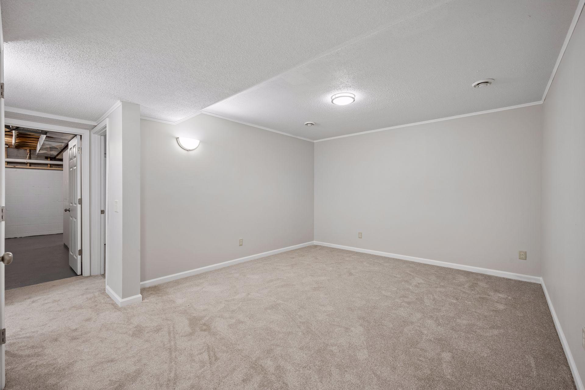 2485 Hamlin Avenue Se Property Photo 22