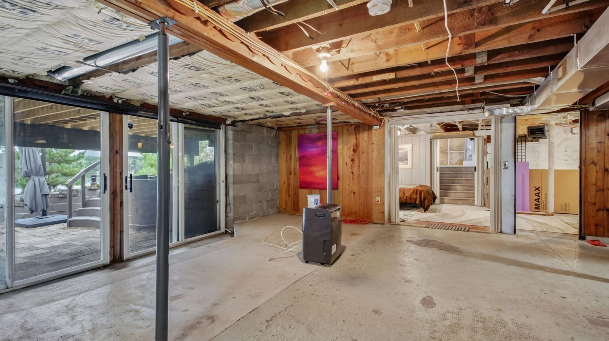 5565 N Shore Drive Property Photo 21