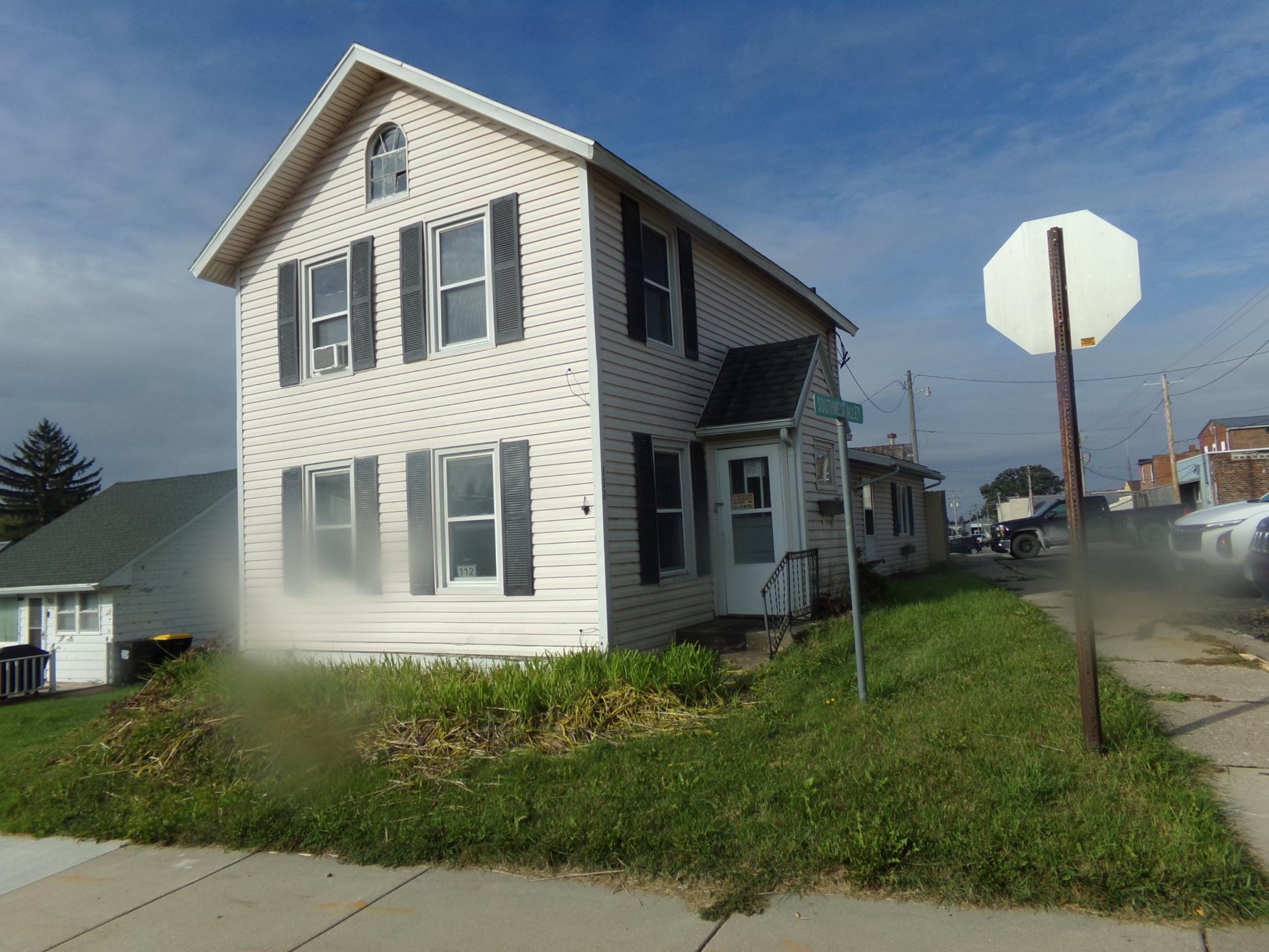 112 S Division Avenue Property Photo 1