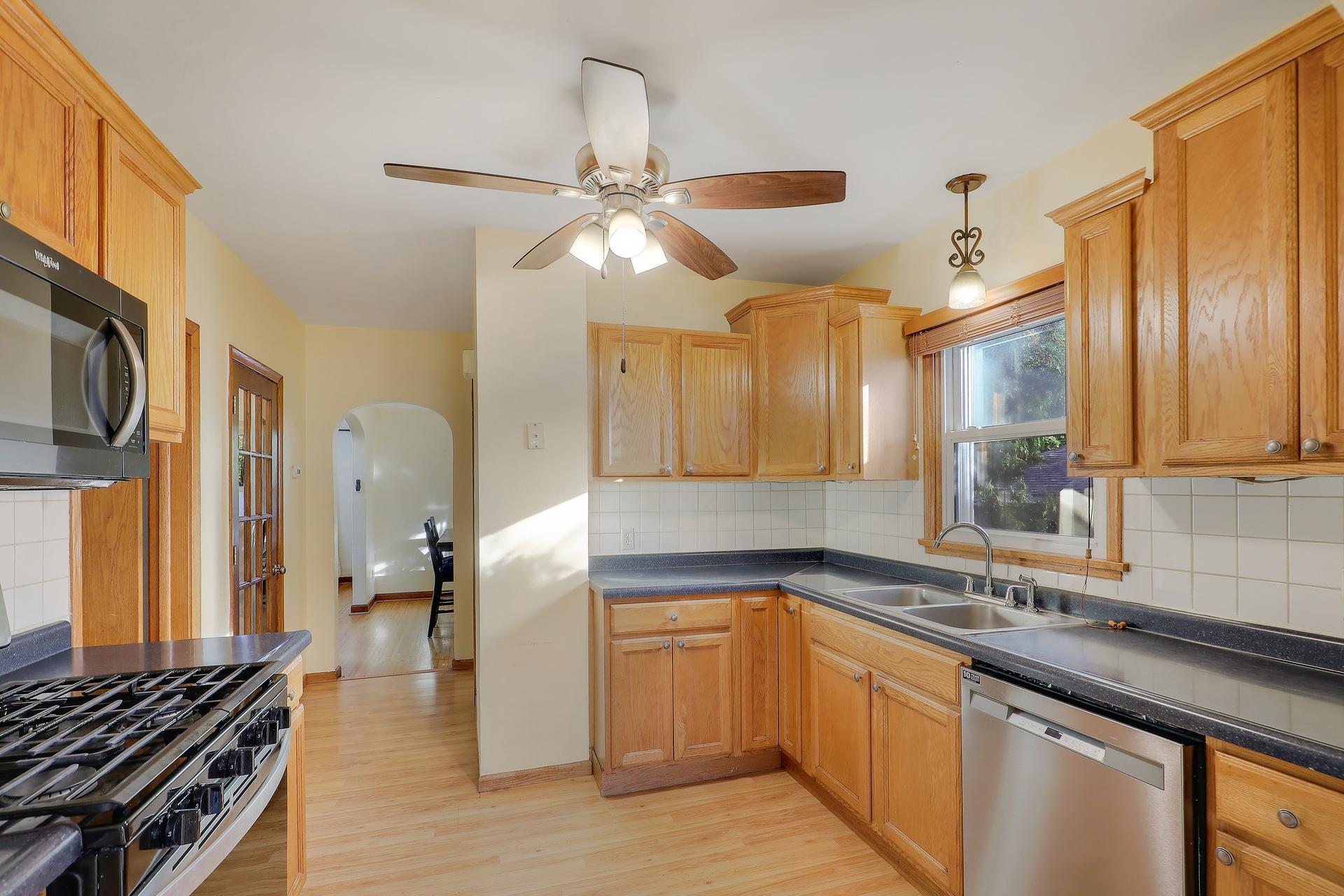 1322 Reaney Avenue Property Photo 7