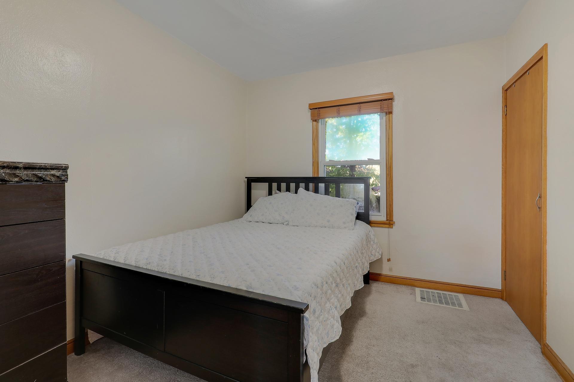 1322 Reaney Avenue Property Photo 14