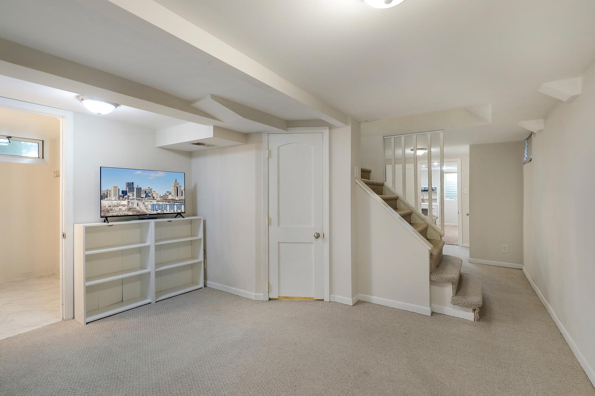 1322 Reaney Avenue Property Photo 16