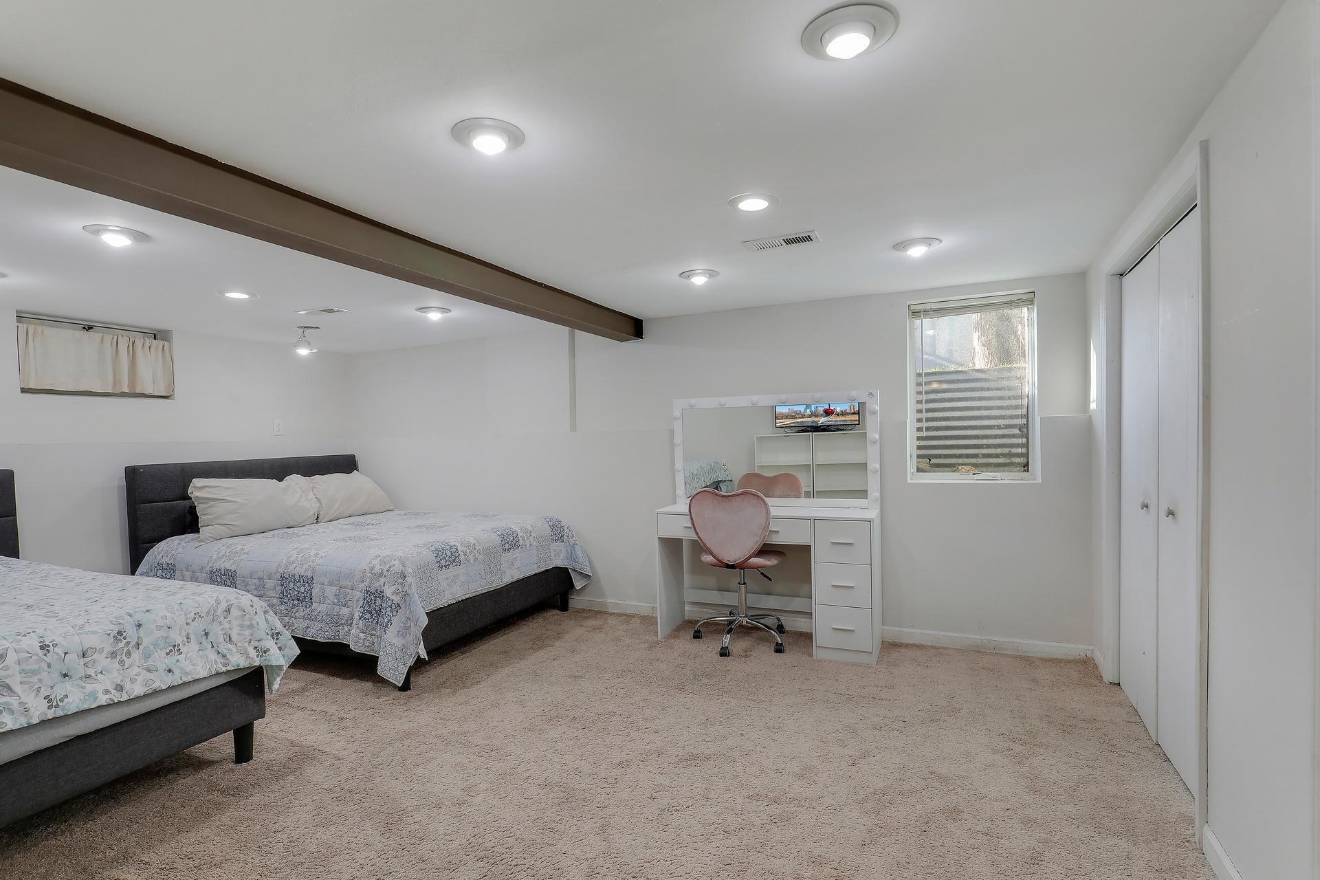 1322 Reaney Avenue Property Photo 18
