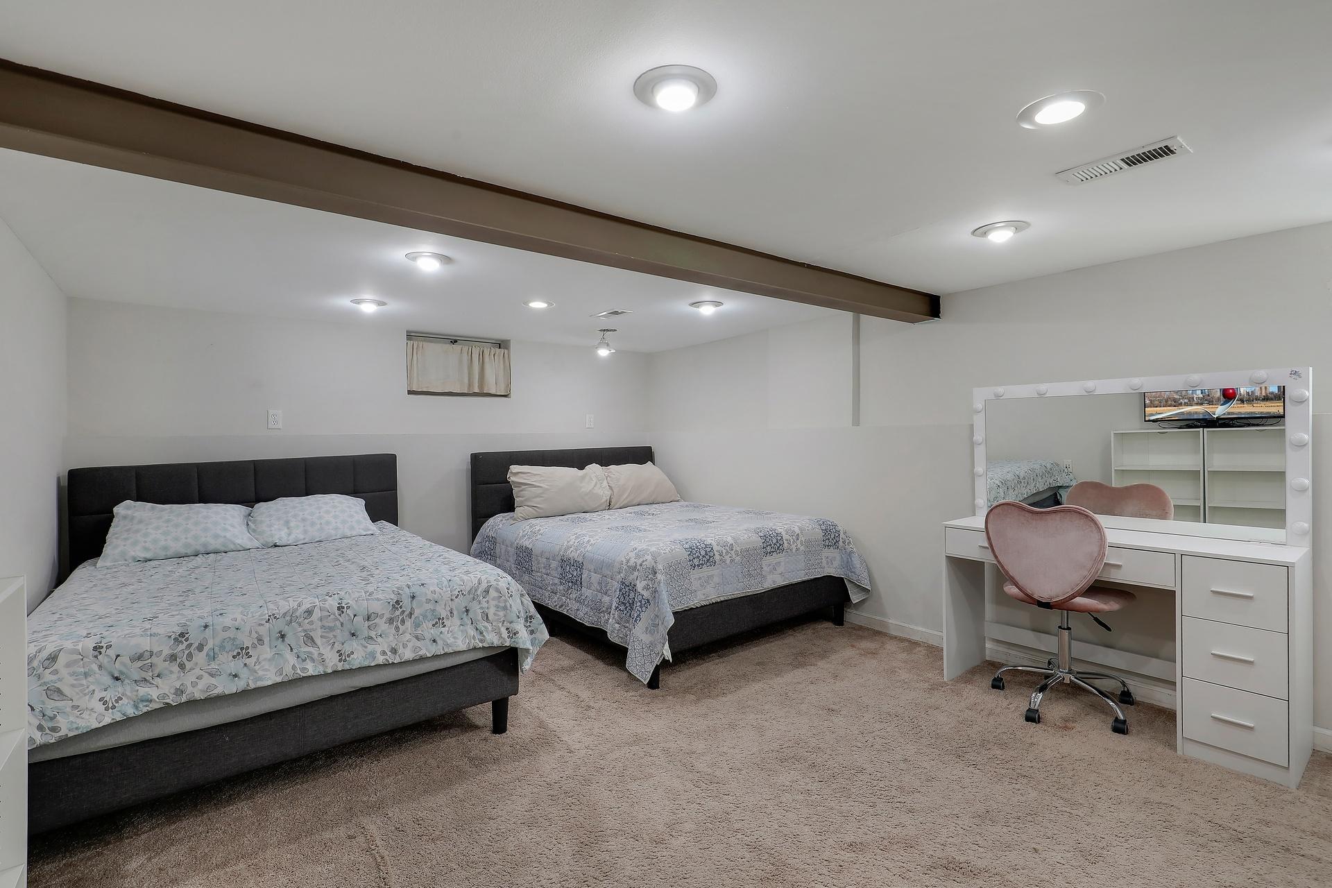 1322 Reaney Avenue Property Photo 20
