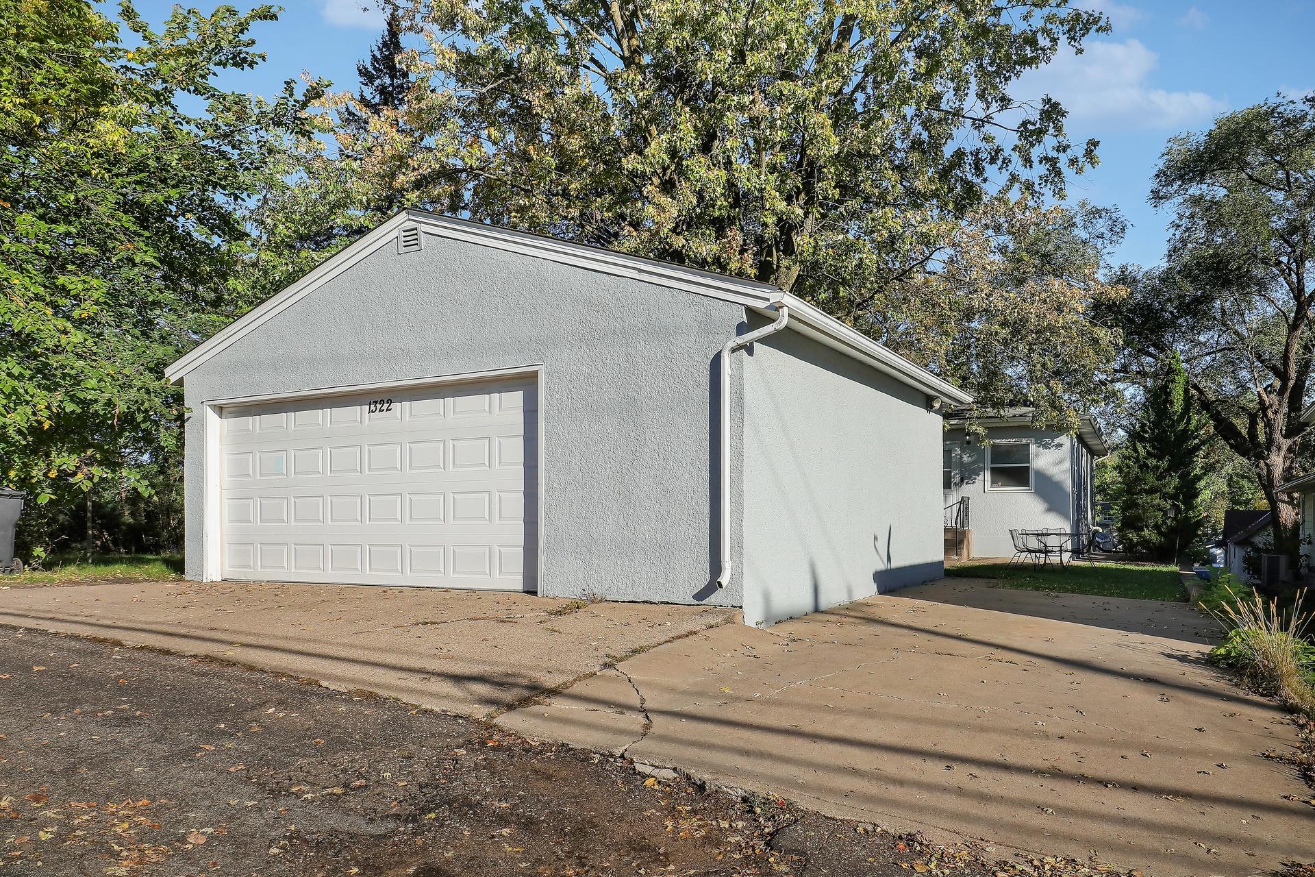 1322 Reaney Avenue Property Photo 27