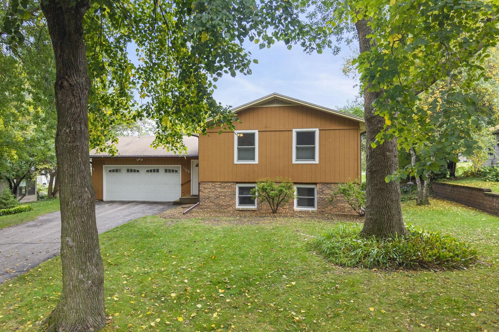 1109 Elm Street Property Photo 1