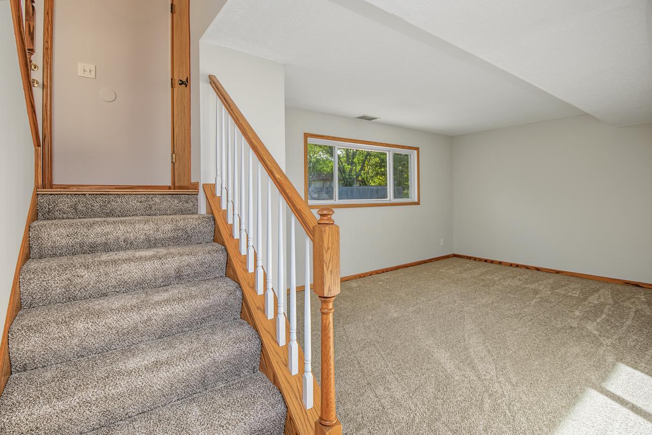 1381 Easter Lane Property Photo 4