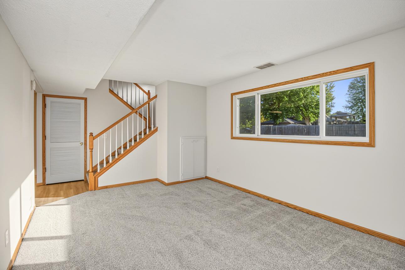 1381 Easter Lane Property Photo 6