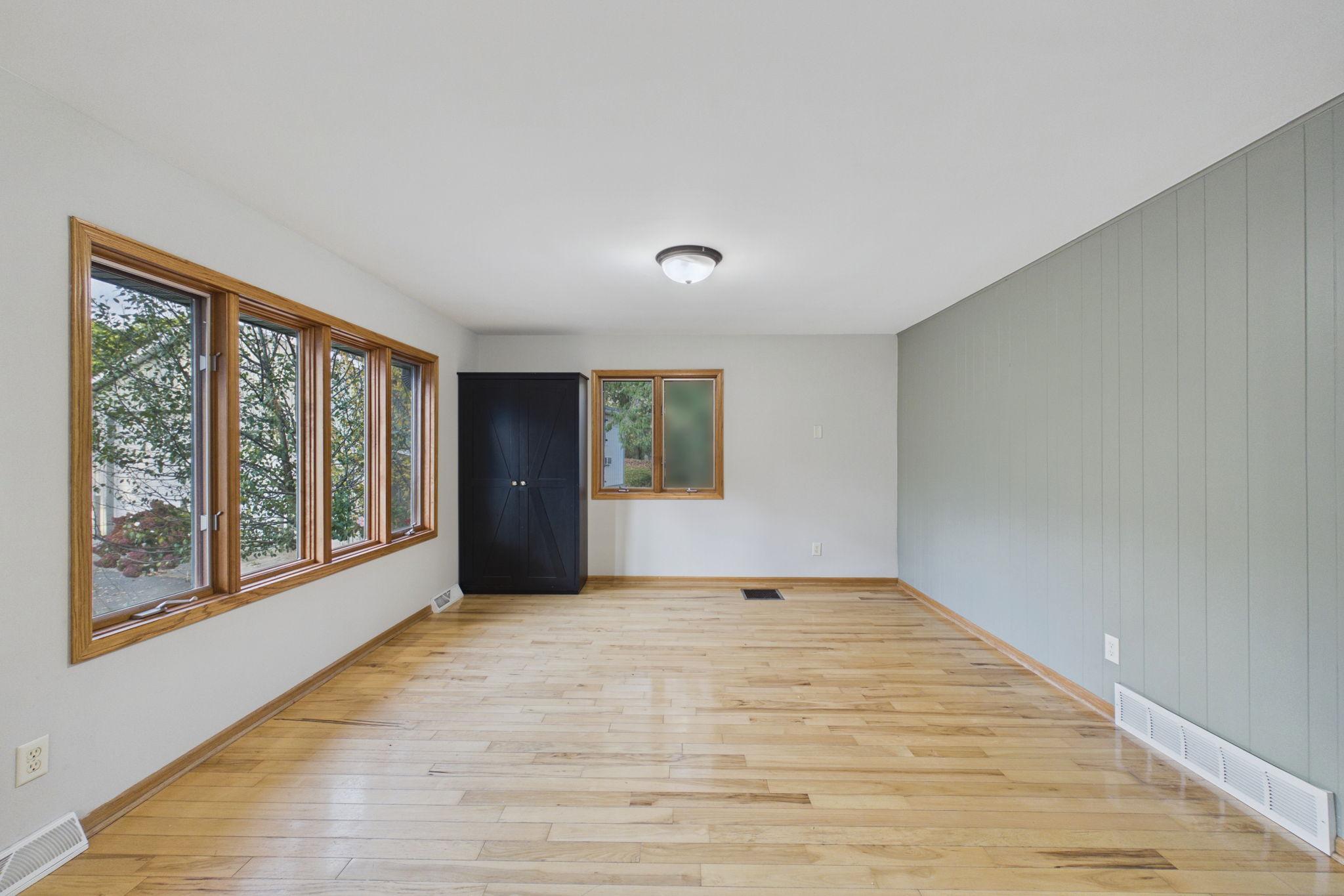 13385 207th Avenue Nw Property Photo 5