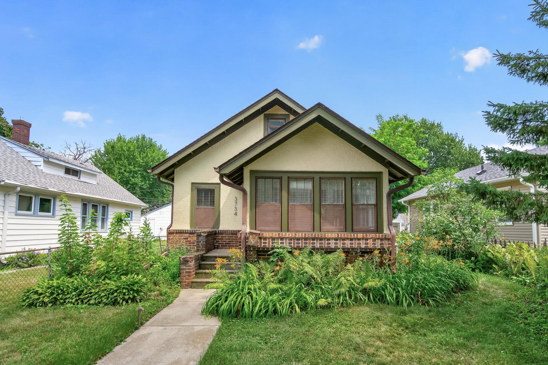 3734 Newton Avenue N Property Photo 1