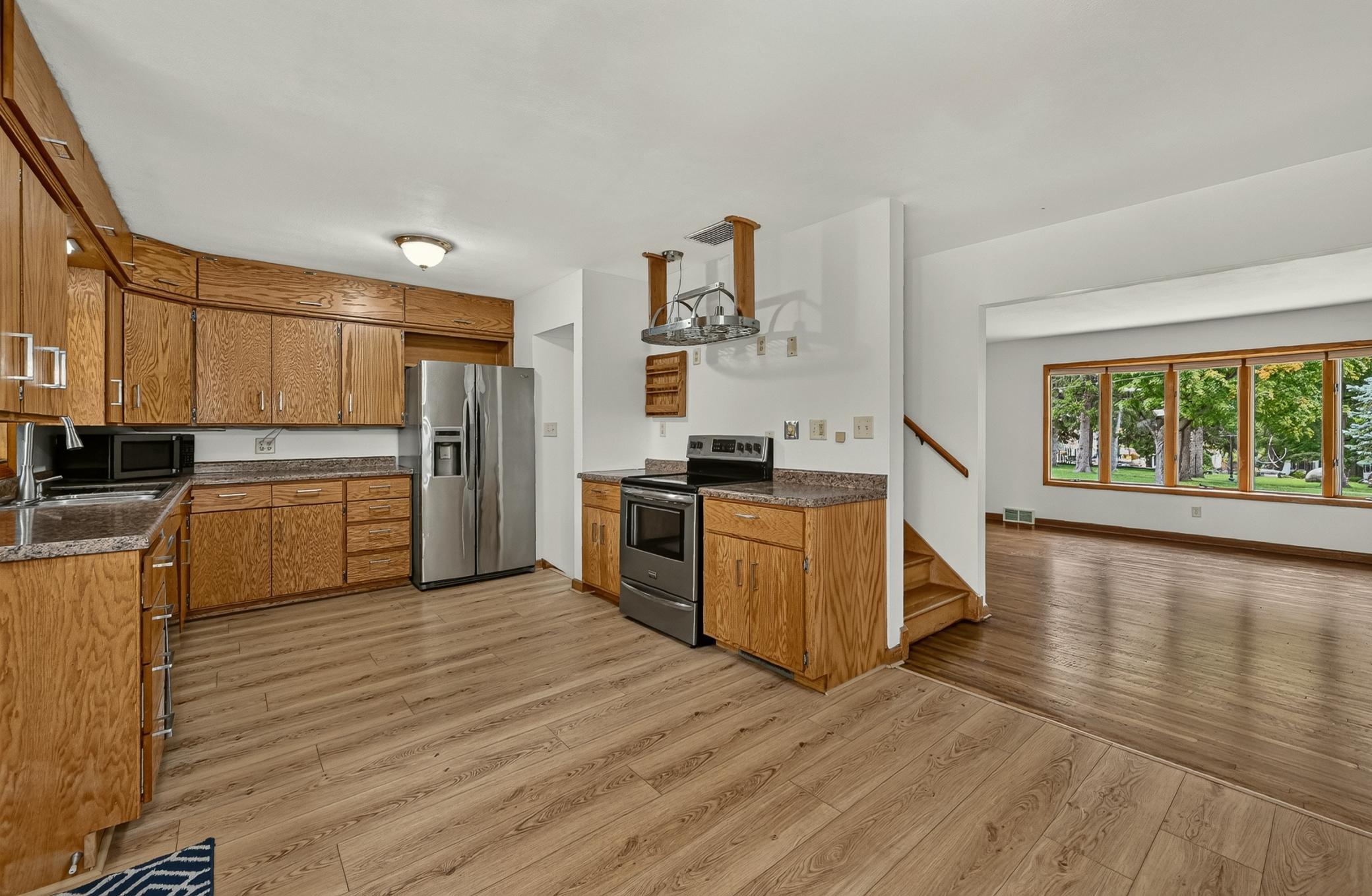 181 E 7th Street Property Photo 10