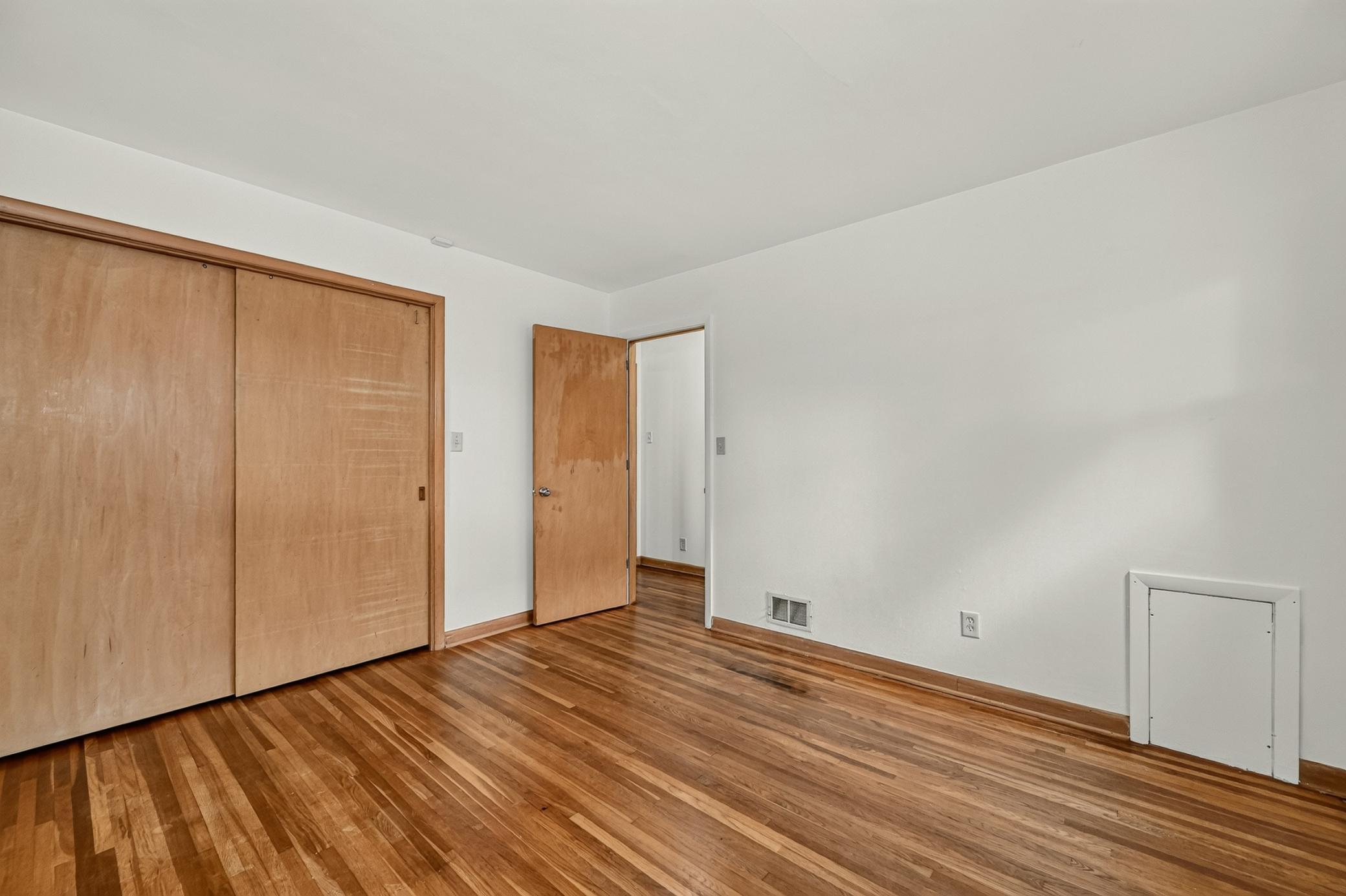 181 E 7th Street Property Photo 14