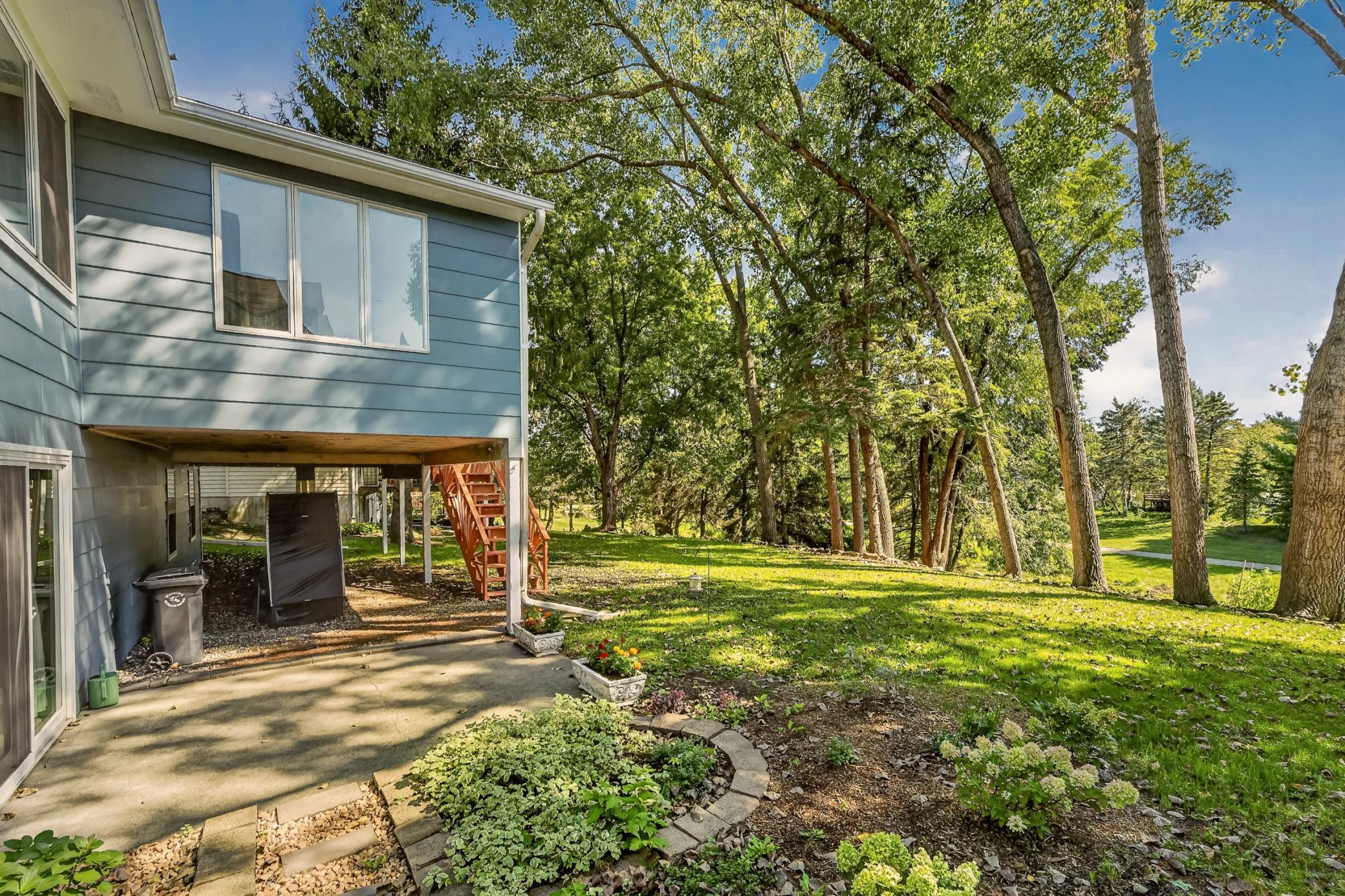 422 Chalet Drive Nw Property Photo 5