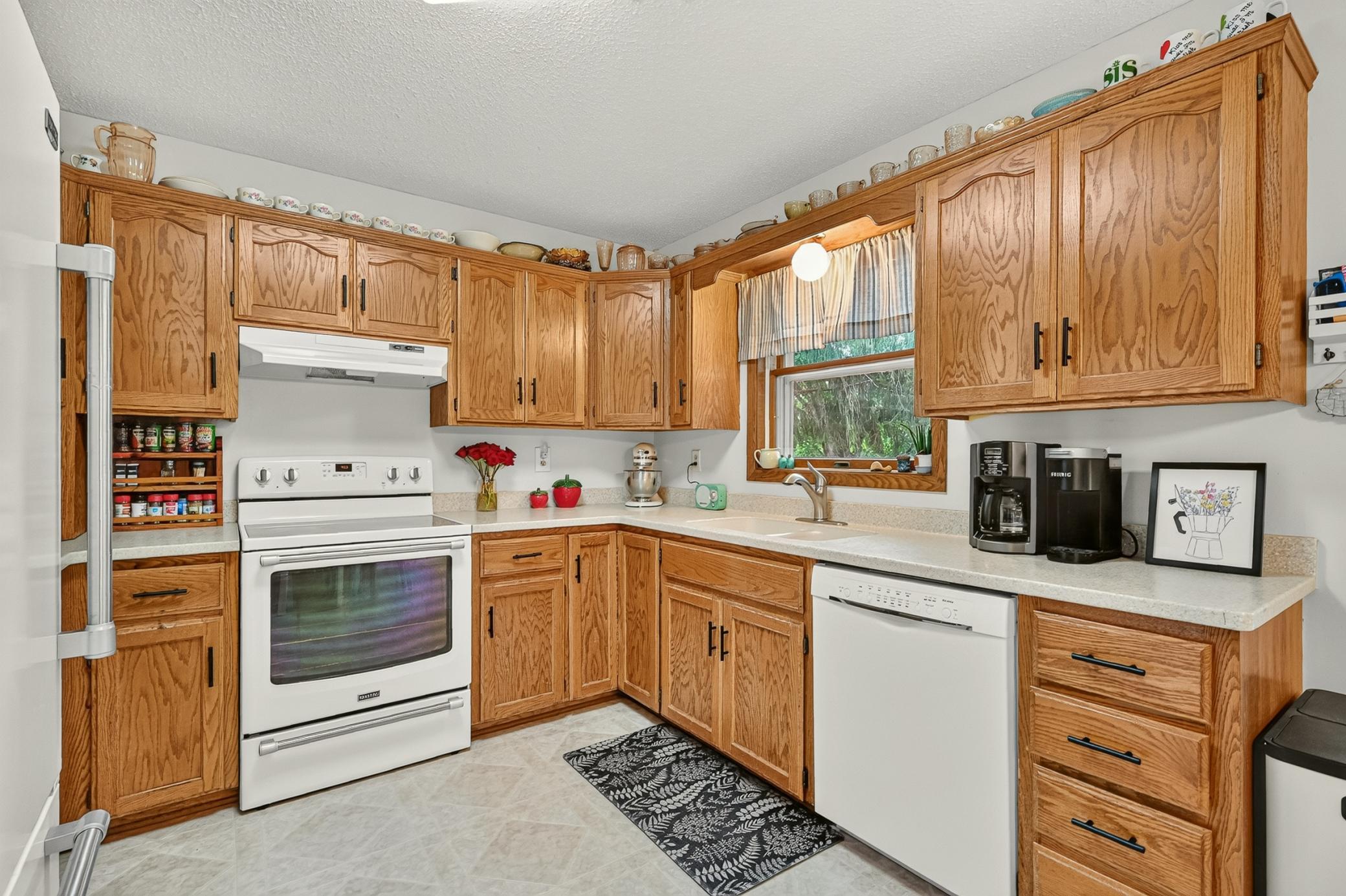 422 Chalet Drive Nw Property Photo 19