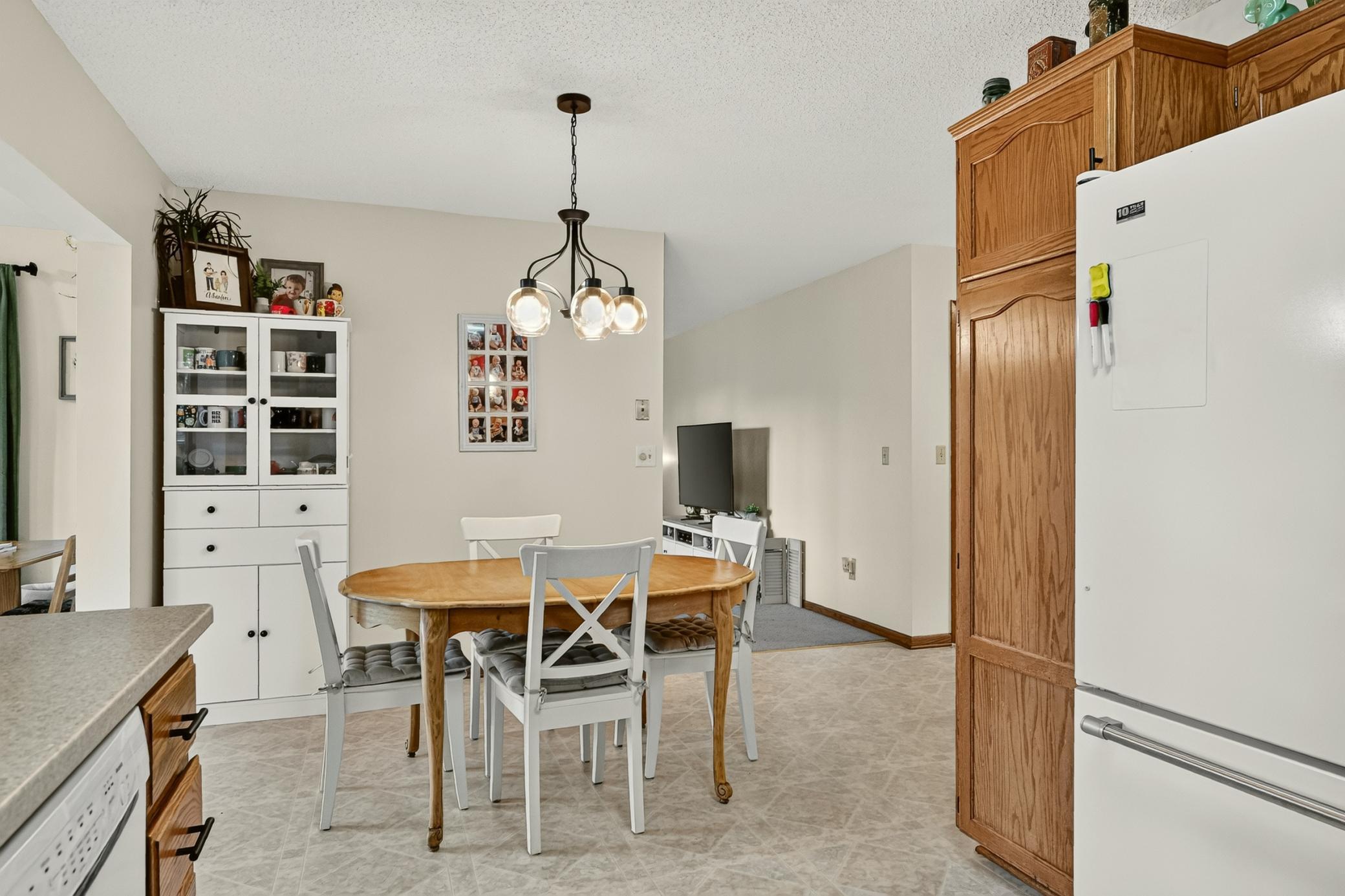 422 Chalet Drive Nw Property Photo 22