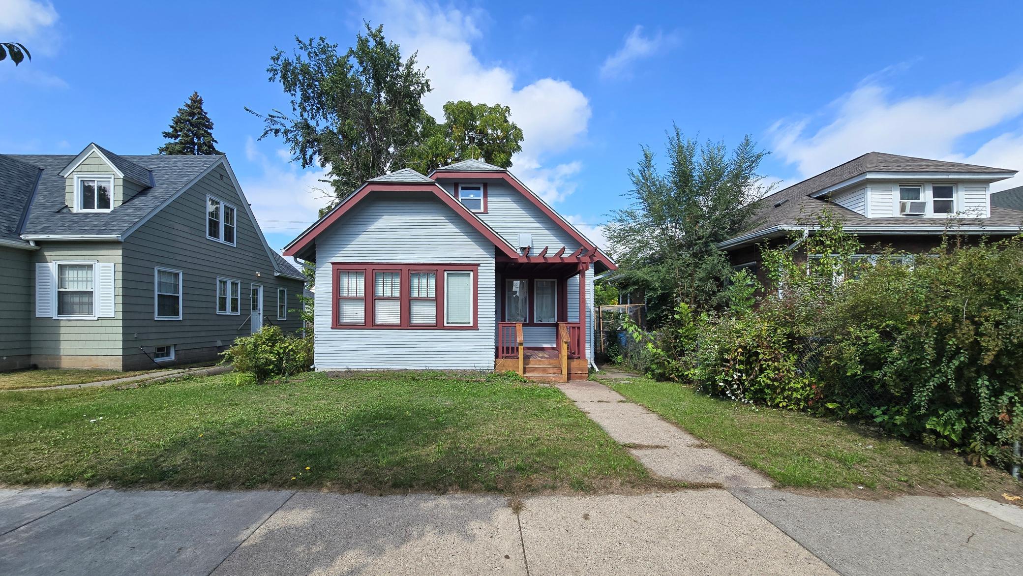 749 Geranium Avenue E Property Photo 5