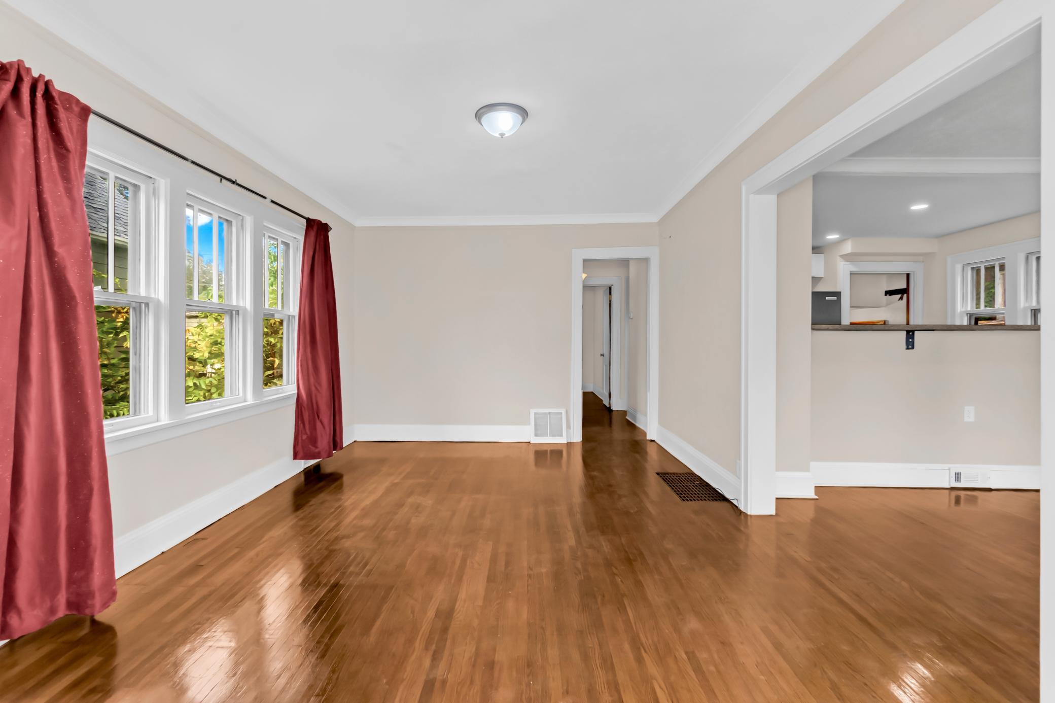 749 Geranium Avenue E Property Photo 9
