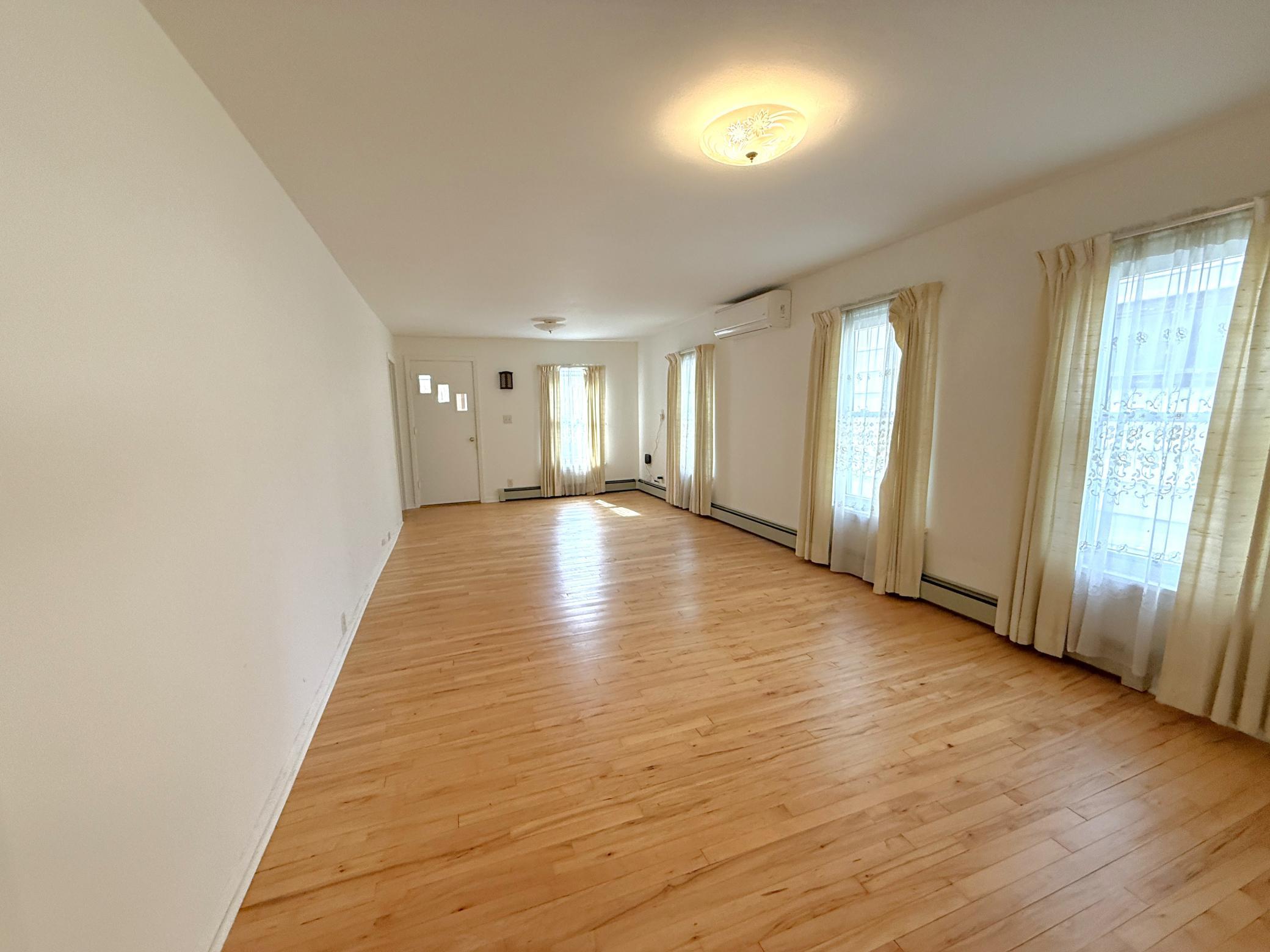 623 E Pattison Street Property Photo 3