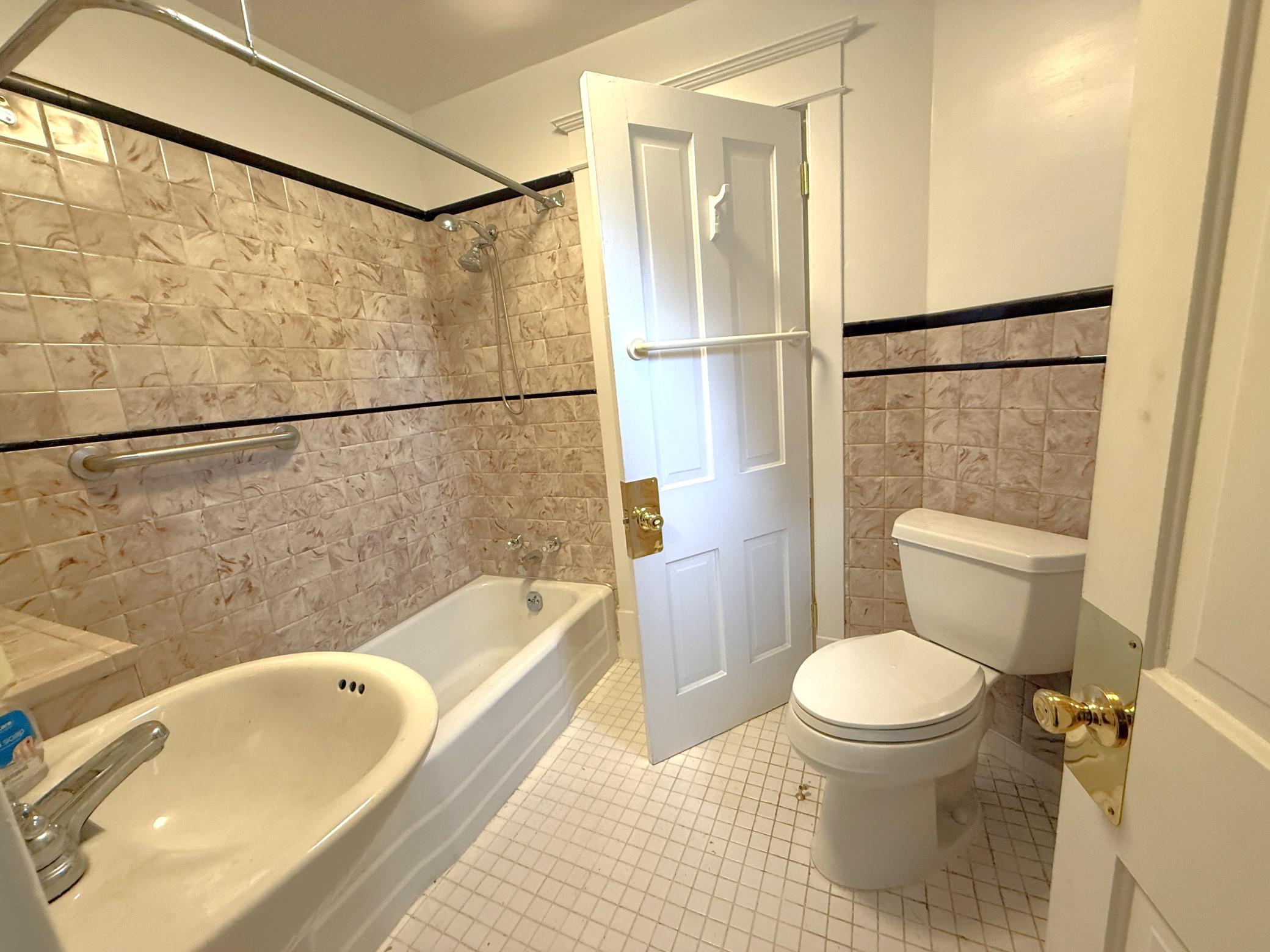 623 E Pattison Street Property Photo 6