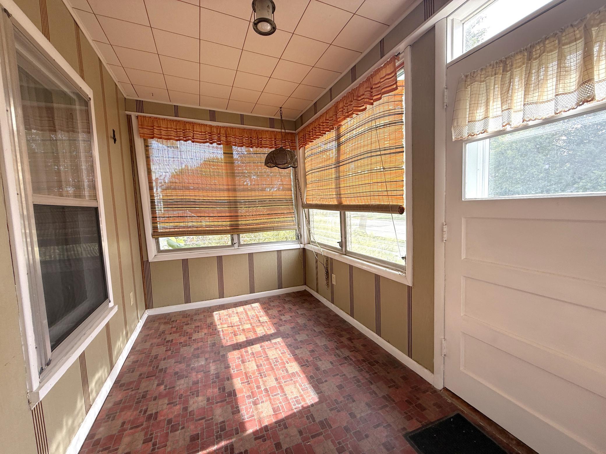 623 E Pattison Street Property Photo 7