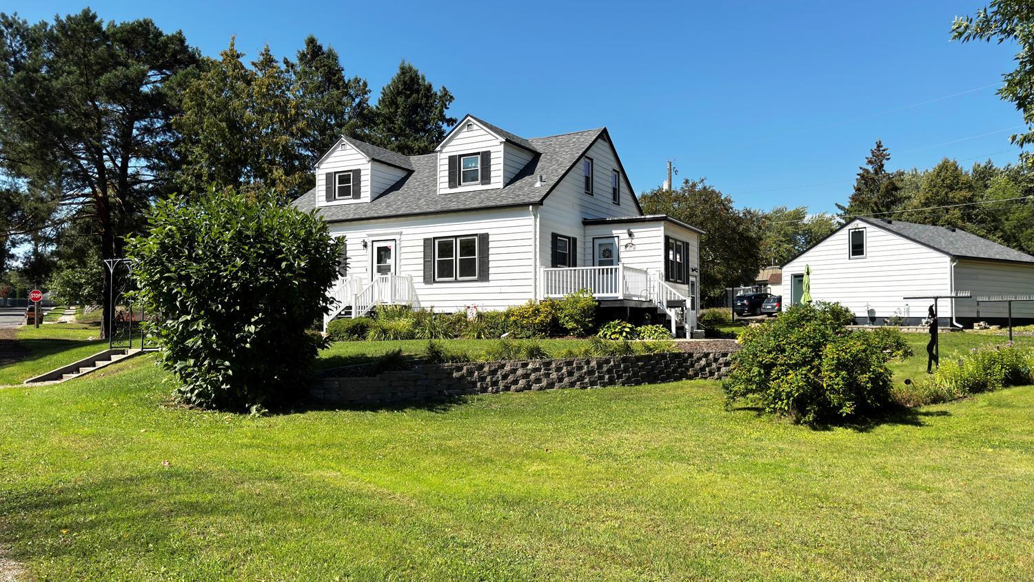 707 7th Street N
