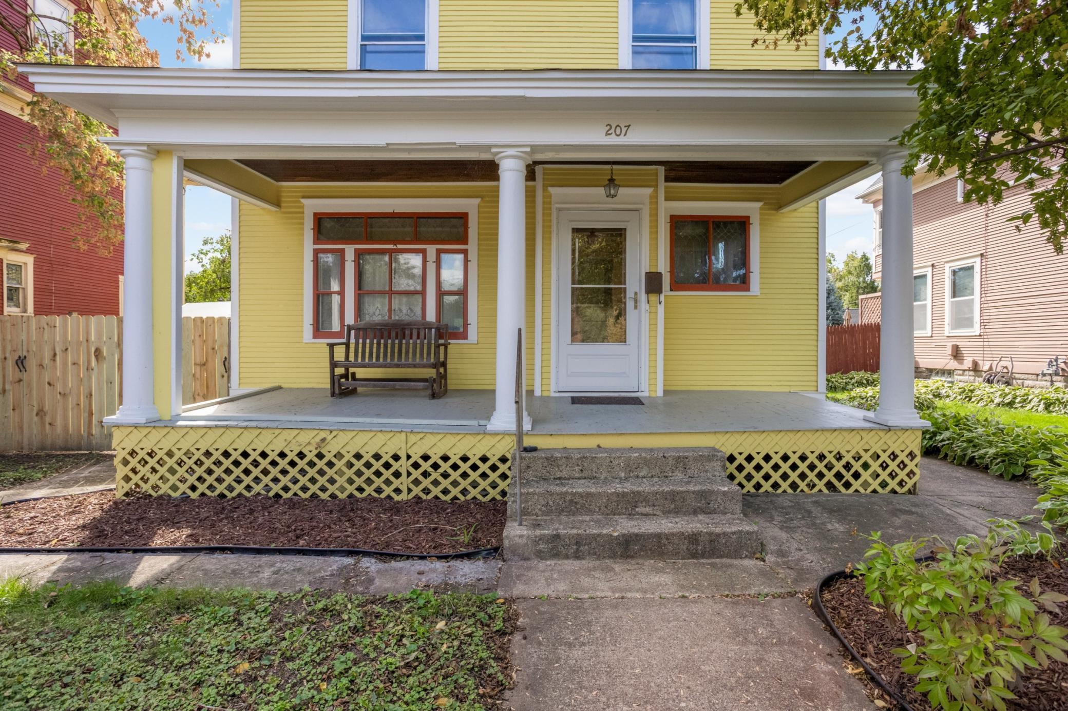 207 W 34th Street Property Photo 2