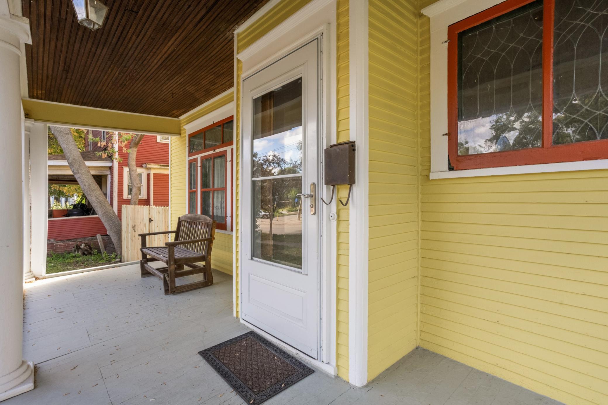 207 W 34th Street Property Photo 3