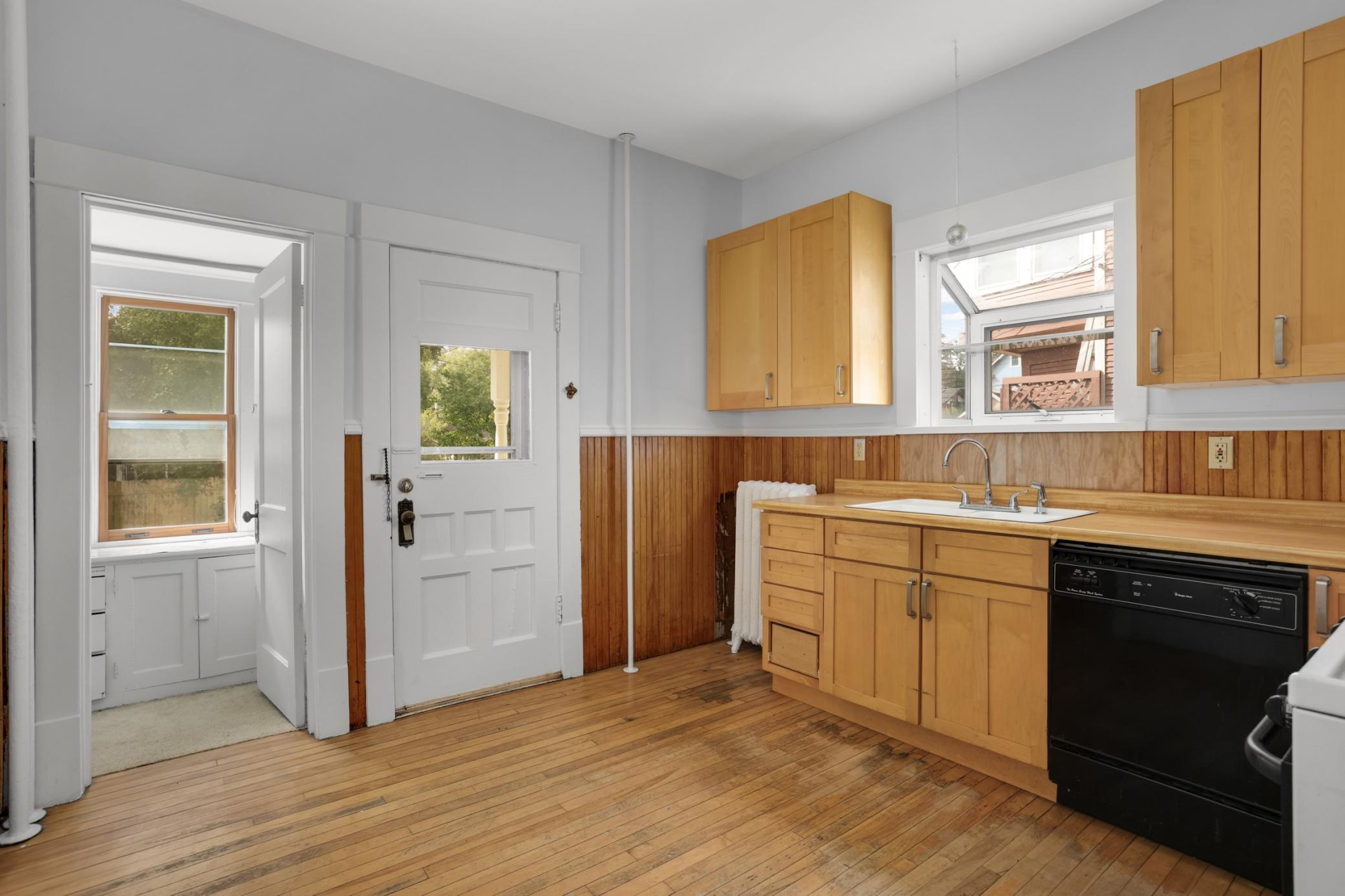 207 W 34th Street Property Photo 18
