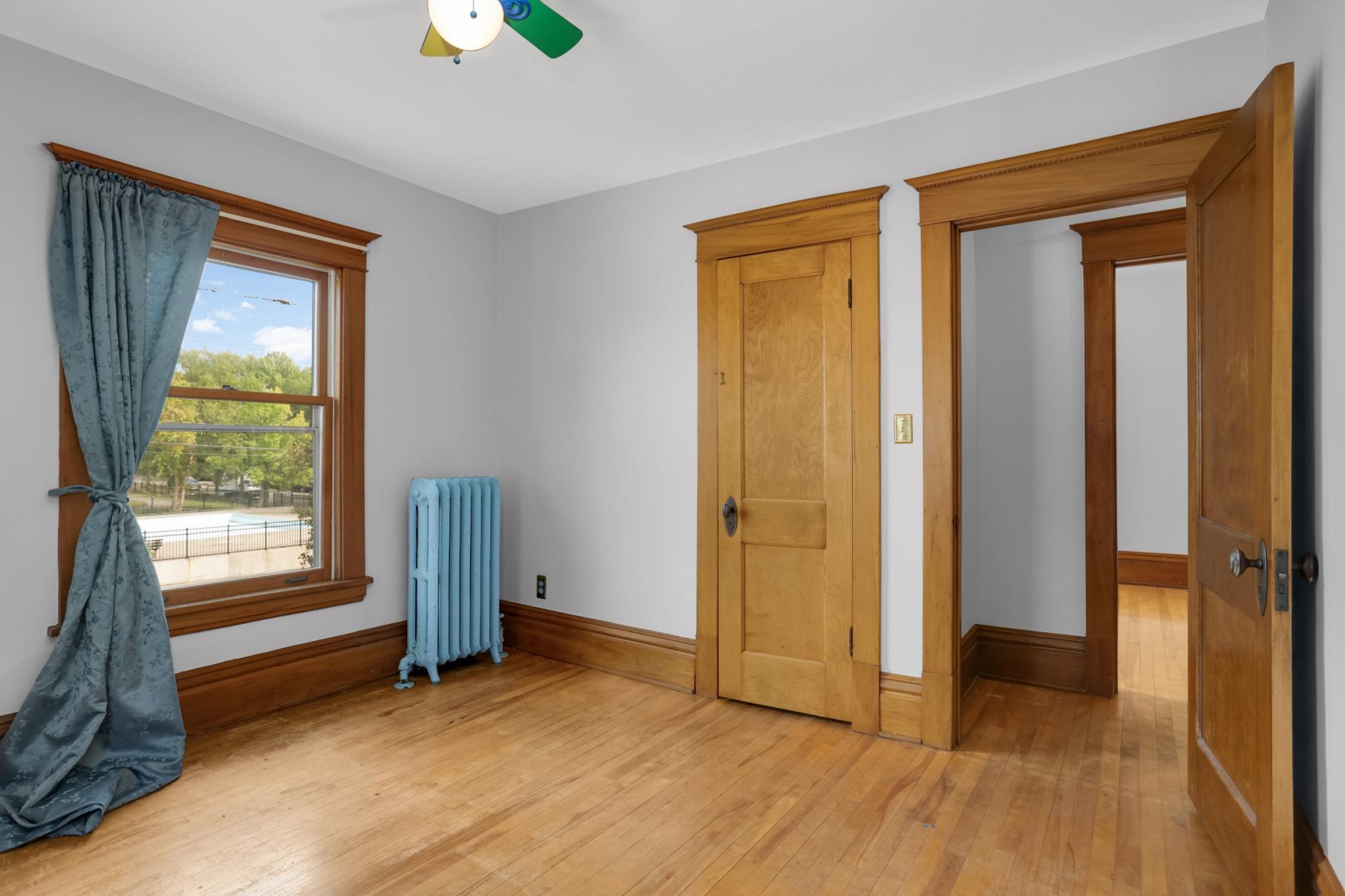 207 W 34th Street Property Photo 22