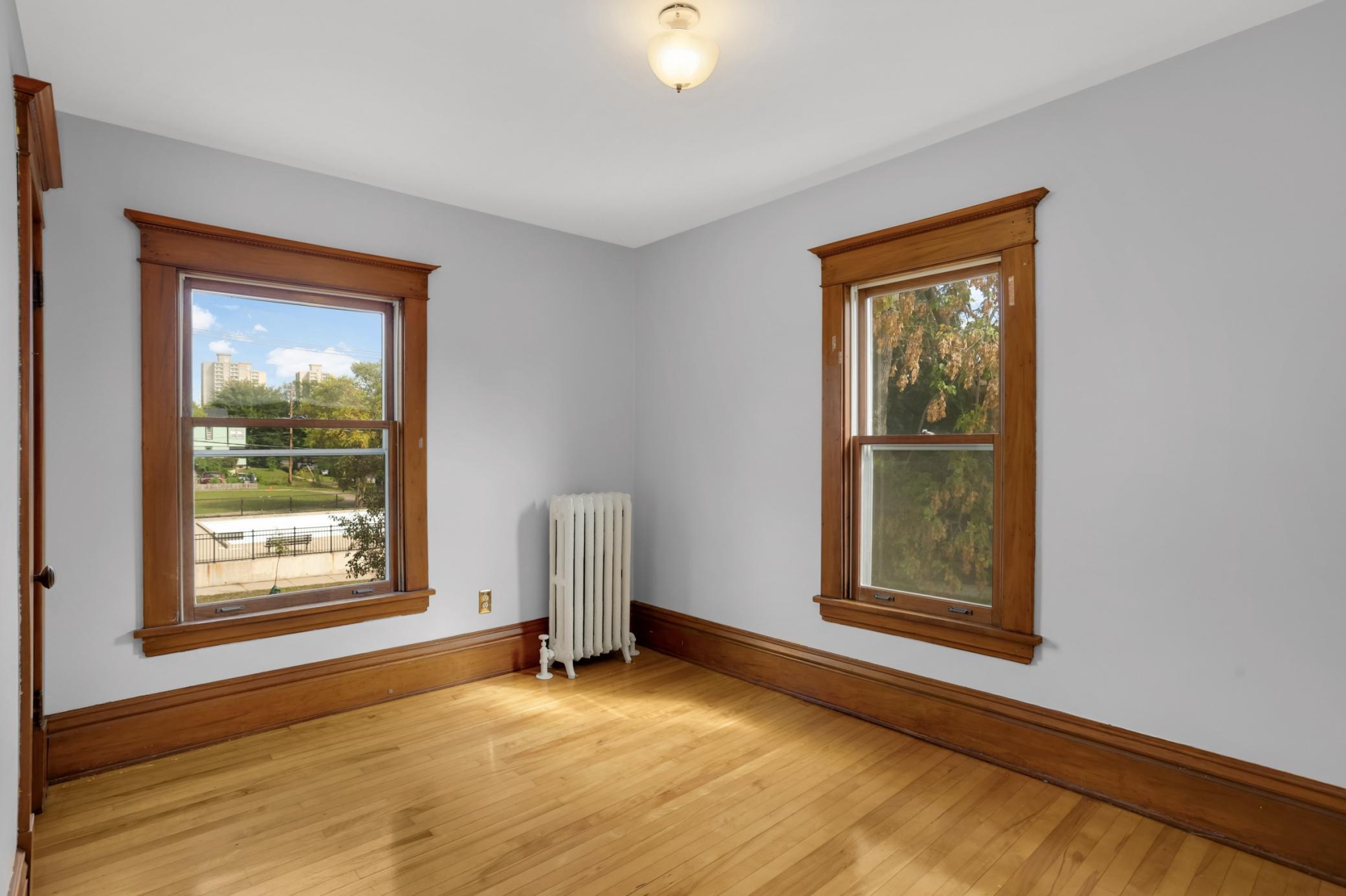 207 W 34th Street Property Photo 23