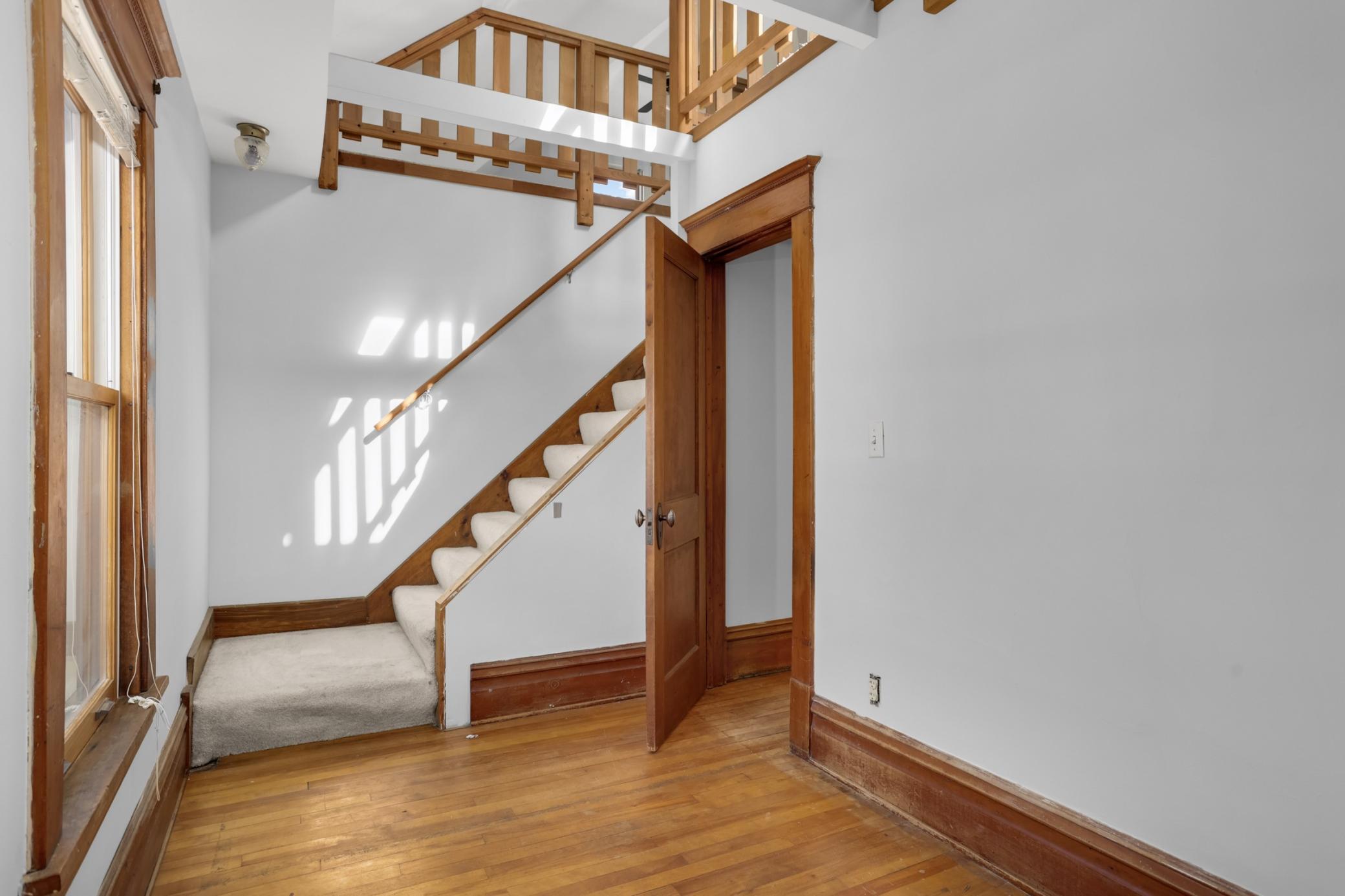 207 W 34th Street Property Photo 29