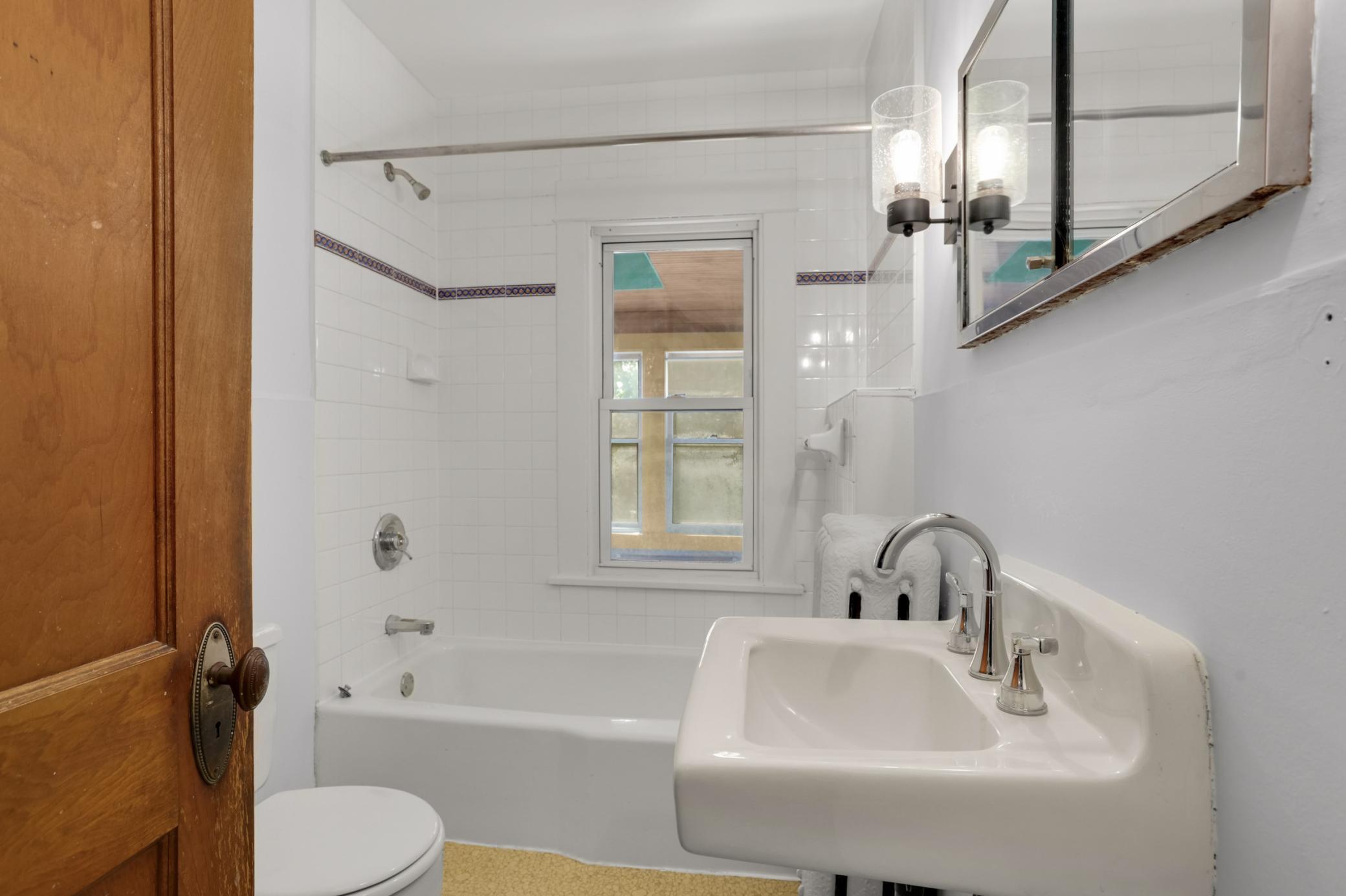 207 W 34th Street Property Photo 30