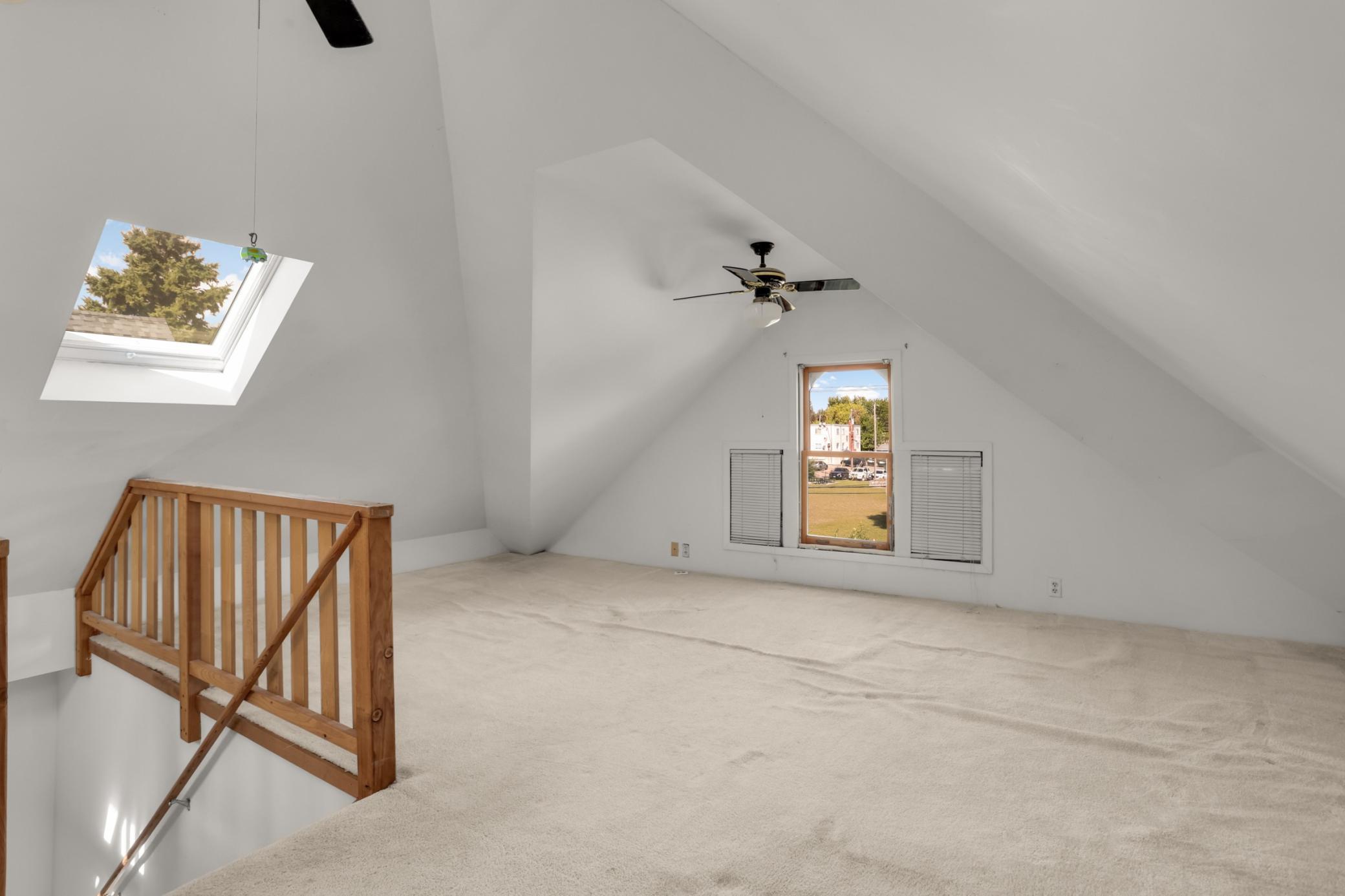 207 W 34th Street Property Photo 34