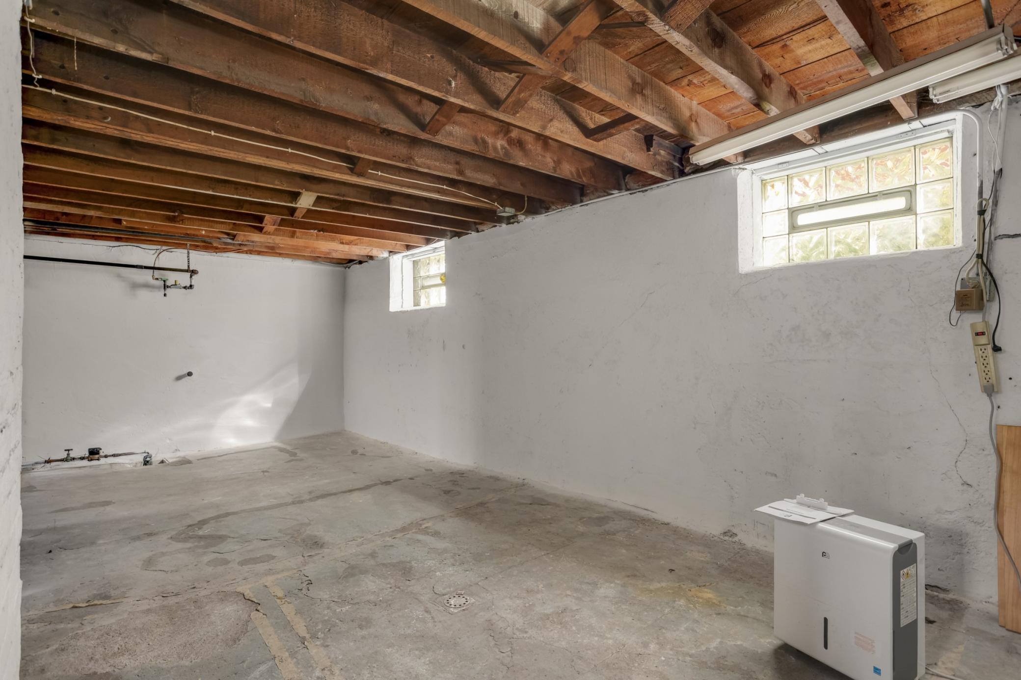 207 W 34th Street Property Photo 36