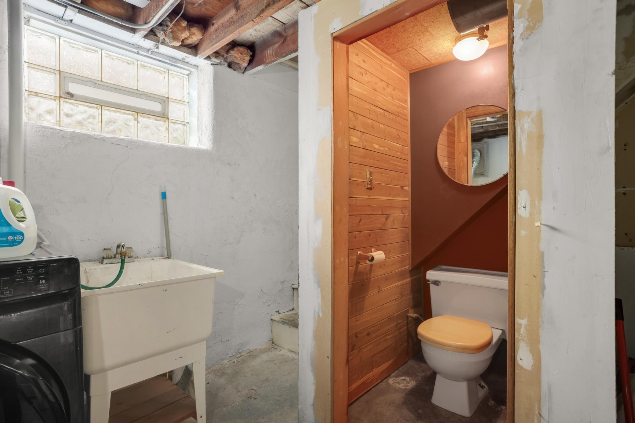 207 W 34th Street Property Photo 37