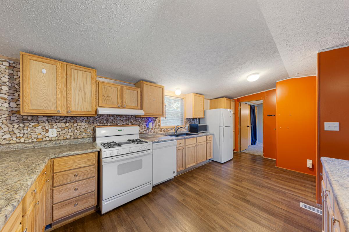 605 E Shakespeare Avenue E Property Photo 9