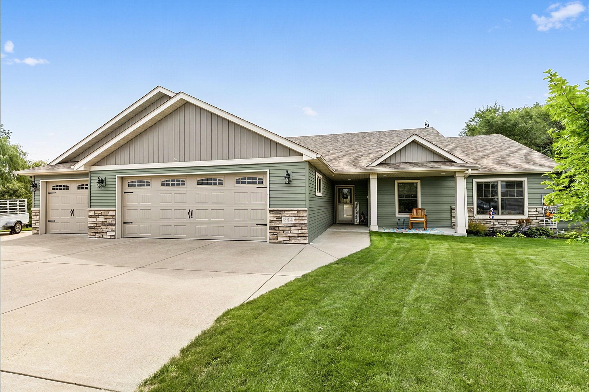 1244 Washington Court Property Photo 1