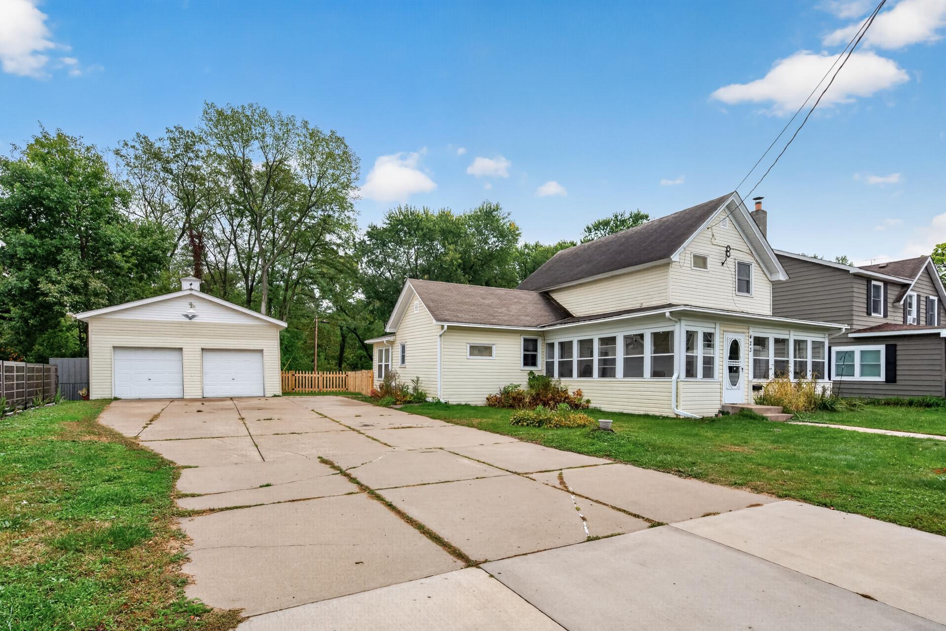 423 Greeley Street N Property Photo 4