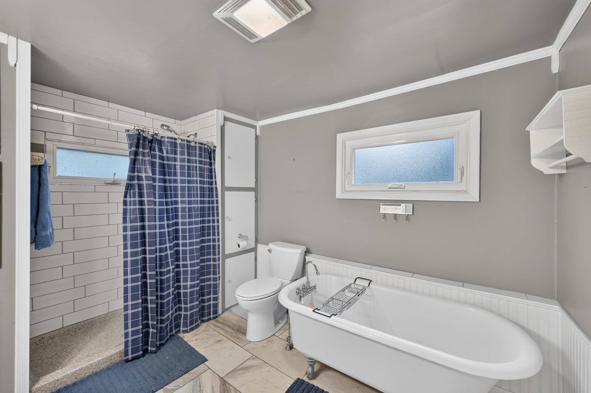423 Greeley Street N Property Photo 20