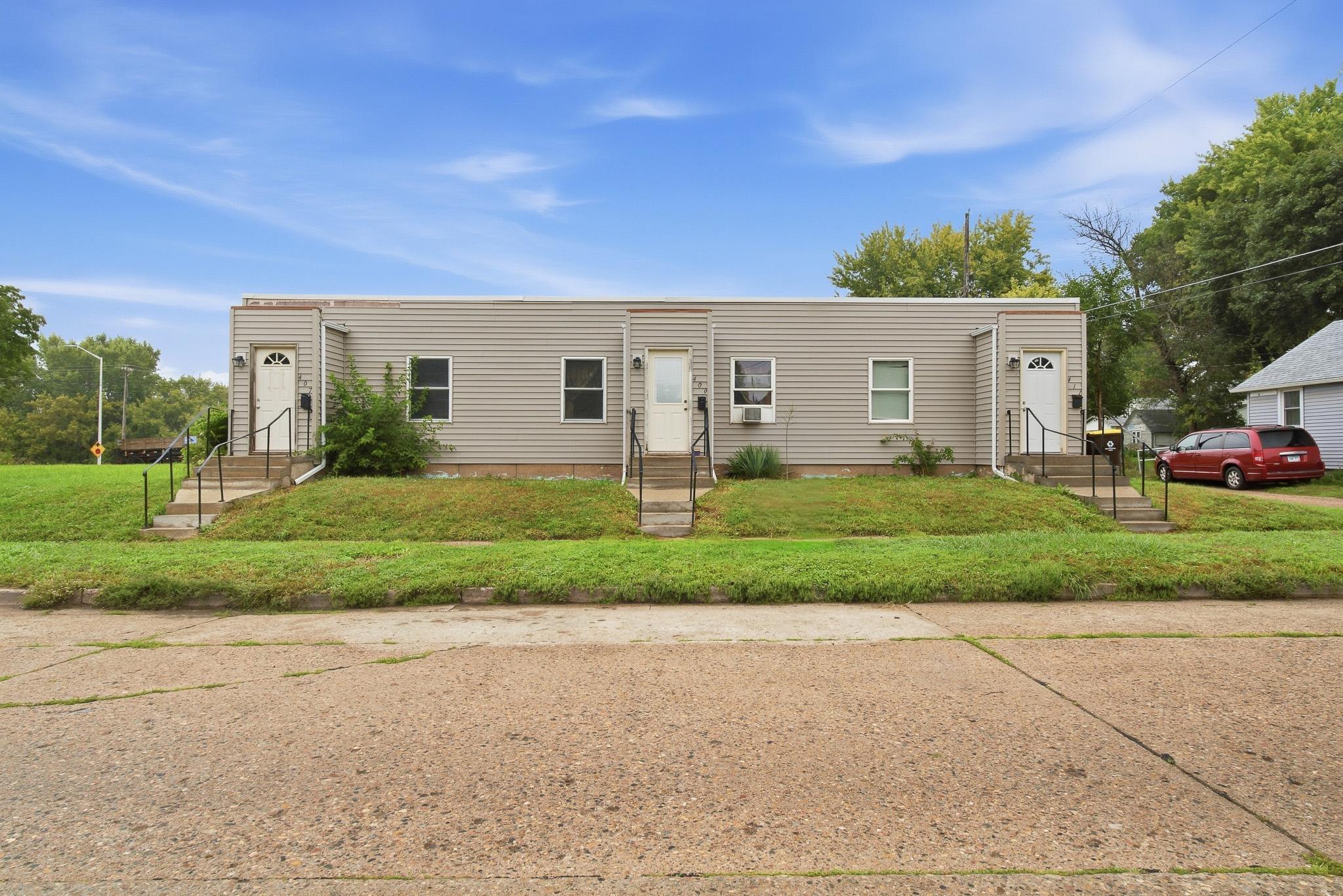 407 E 6th Street Property Photo 1
