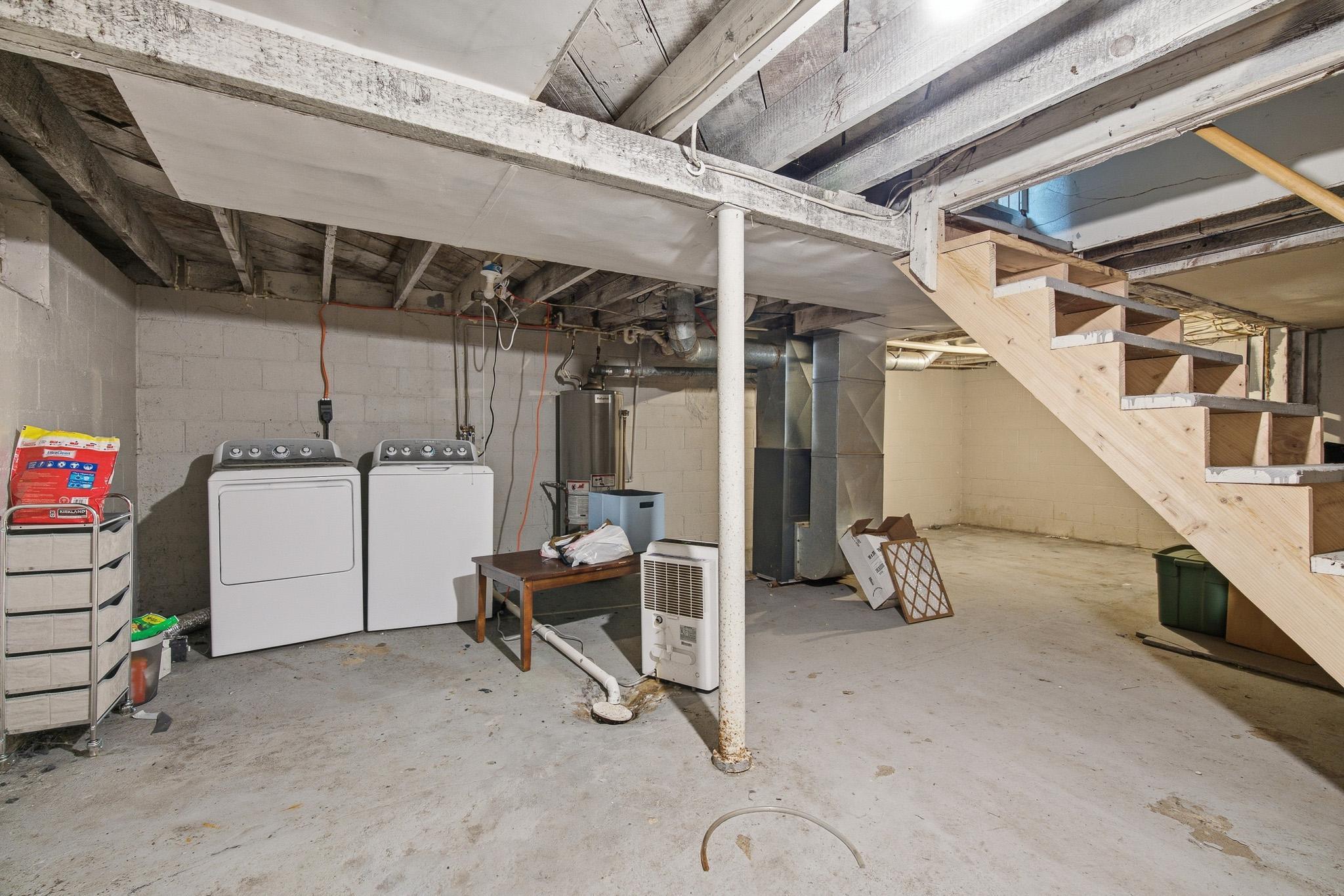 407 E 6th Street Property Photo 14