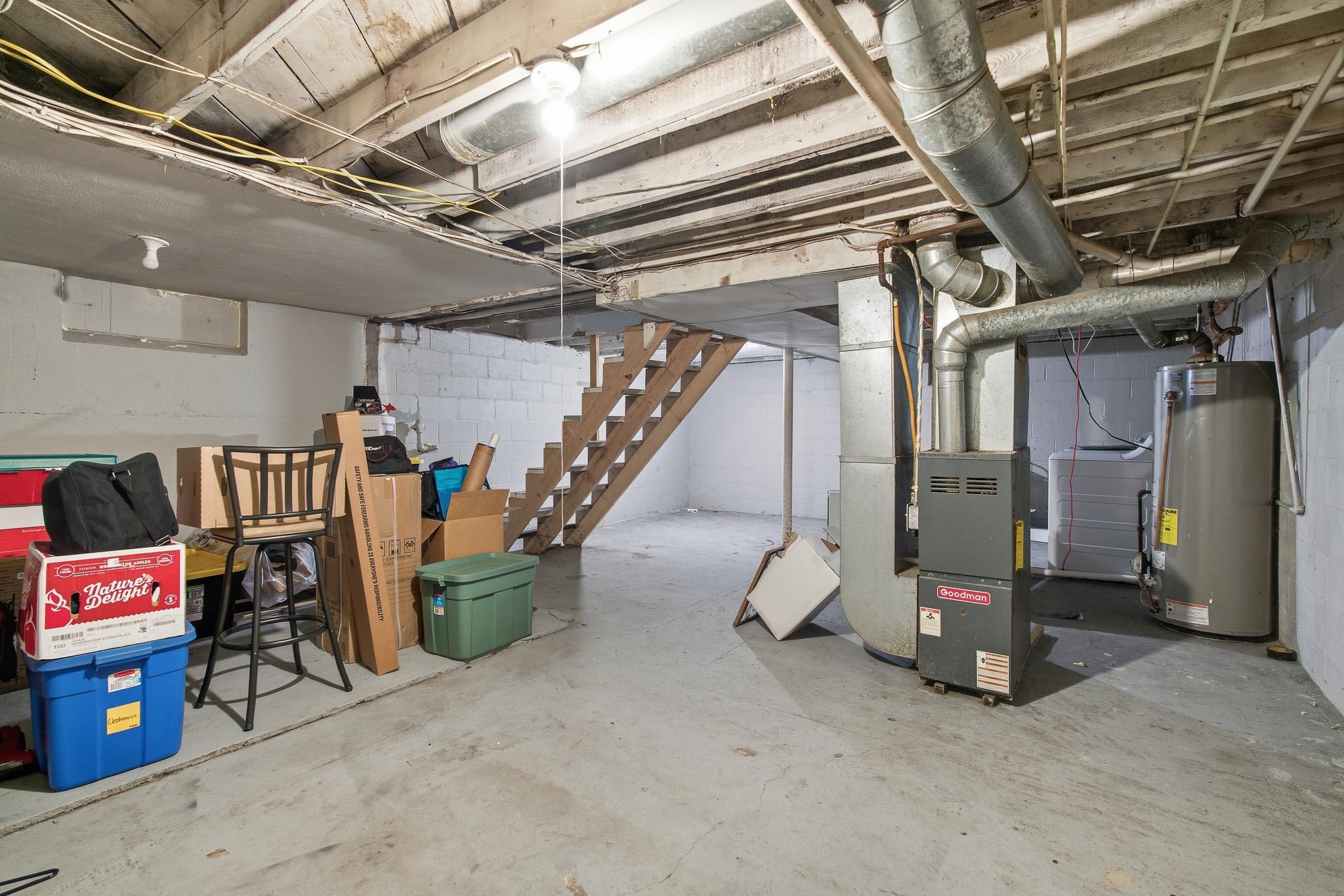 407 E 6th Street Property Photo 15