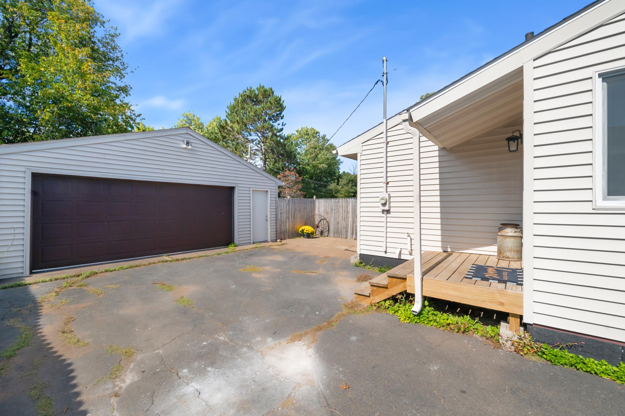 607 24th Street Property Photo 3