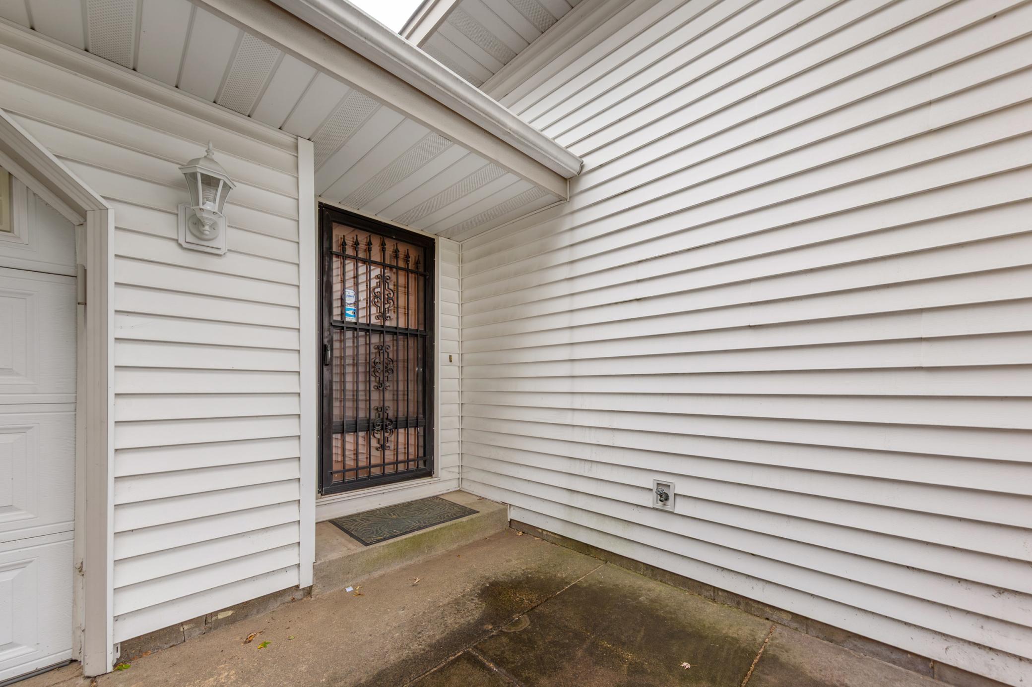 8101 Ewing Avenue N Property Photo 5