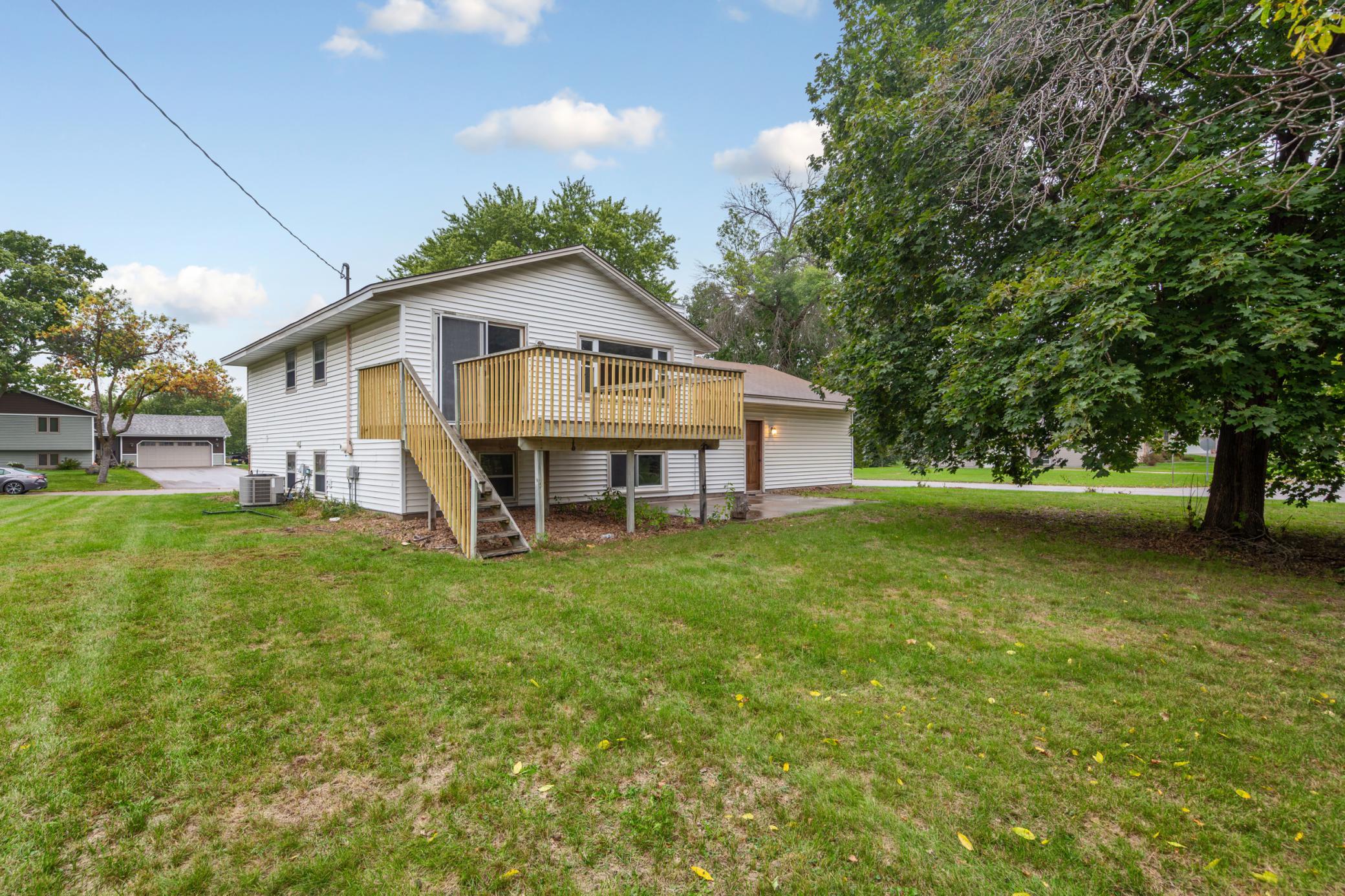 8101 Ewing Avenue N Property Photo 6