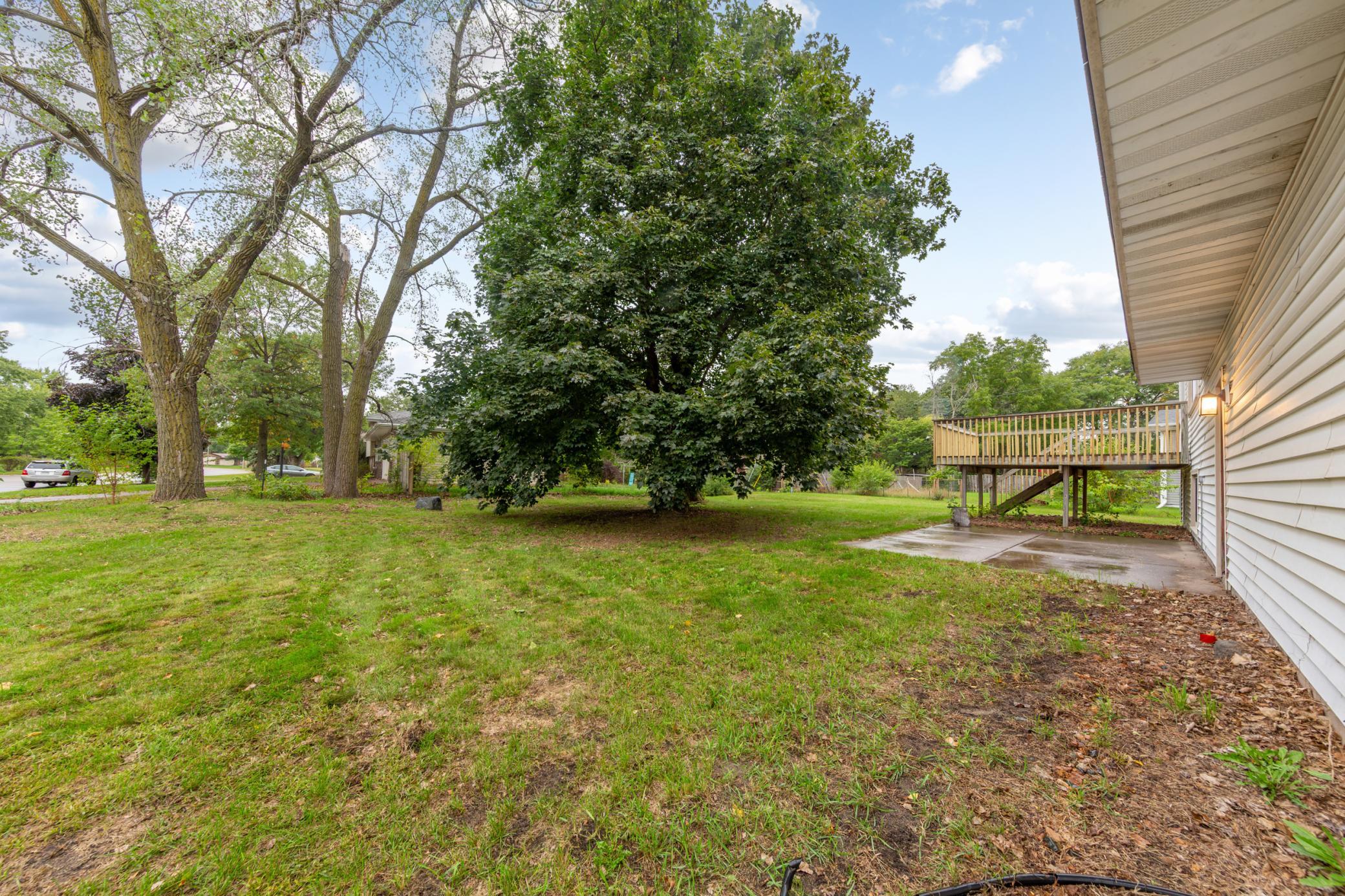8101 Ewing Avenue N Property Photo 9